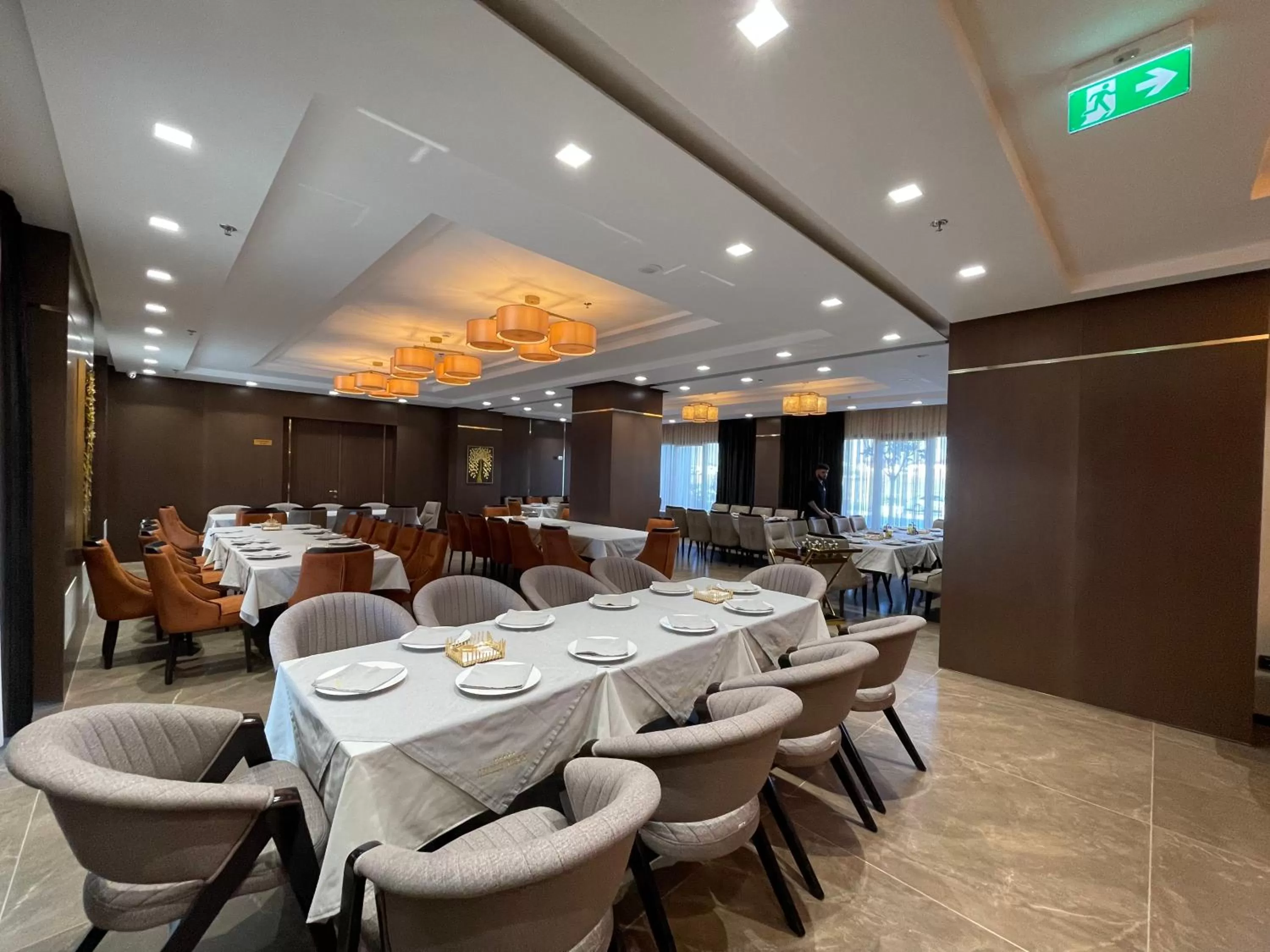 Restaurant/Places to Eat in Deluxe Resort and SPA