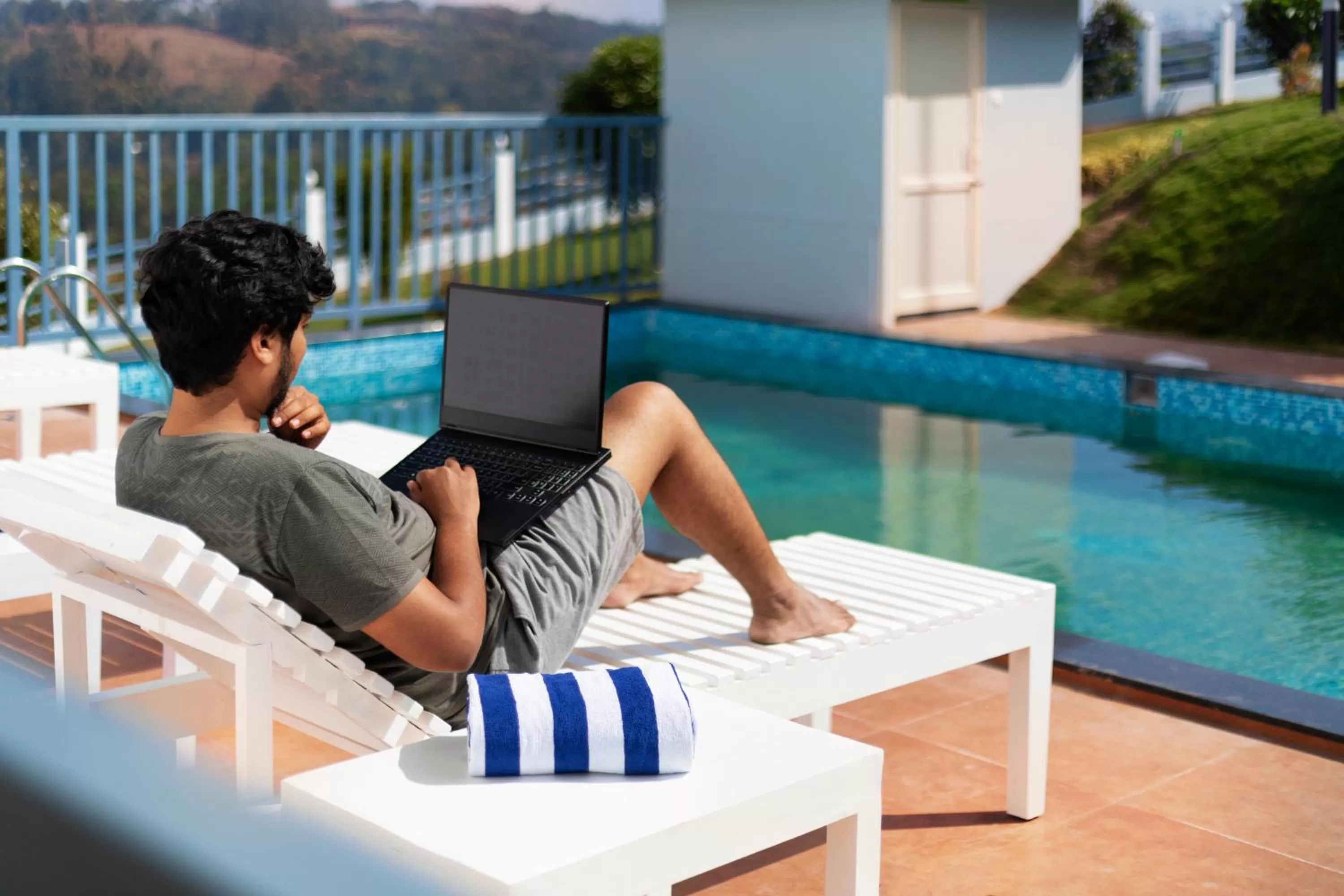 Swimming pool in Pleasant Hill Resort
