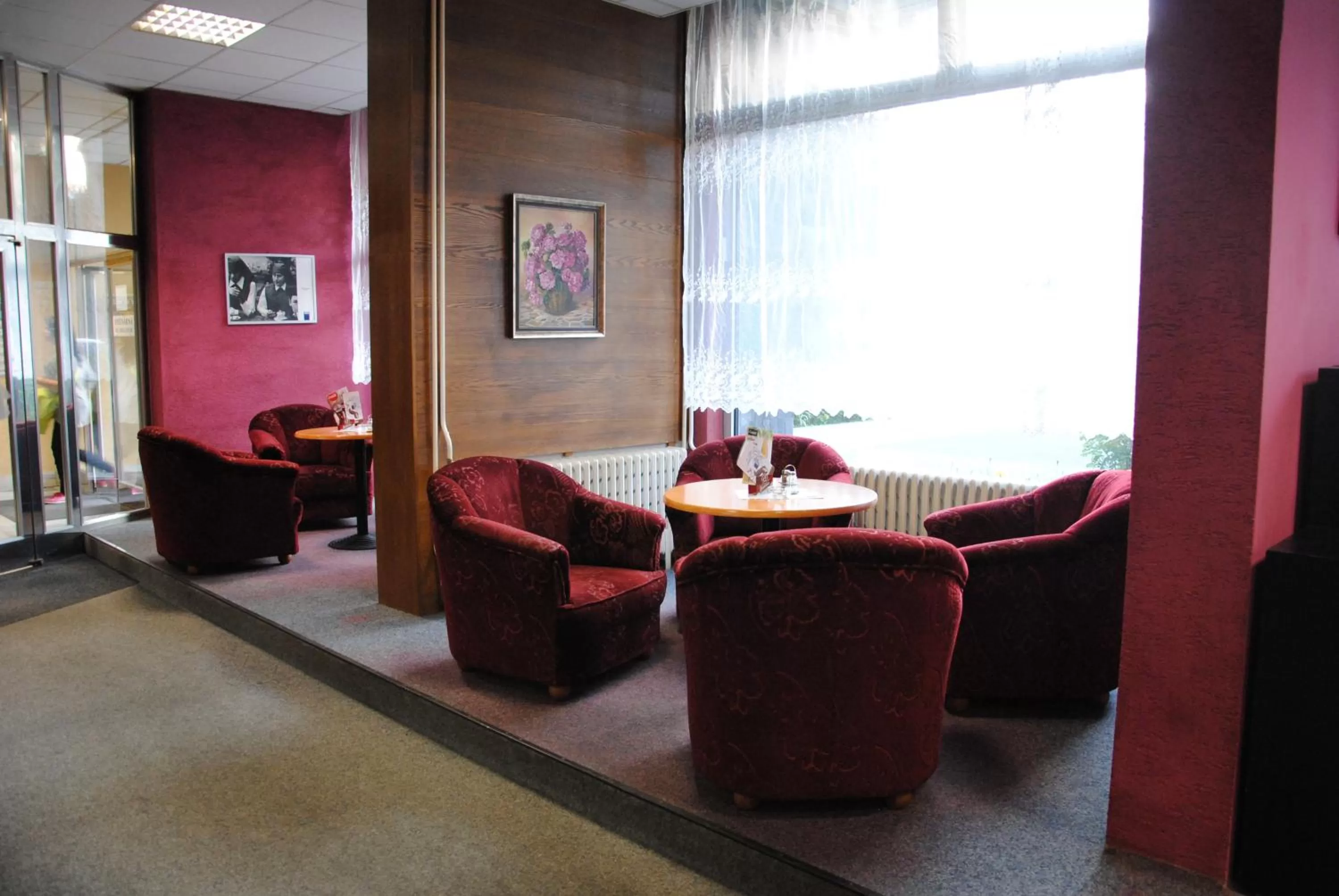 Restaurant/places to eat in Hotel Slezan