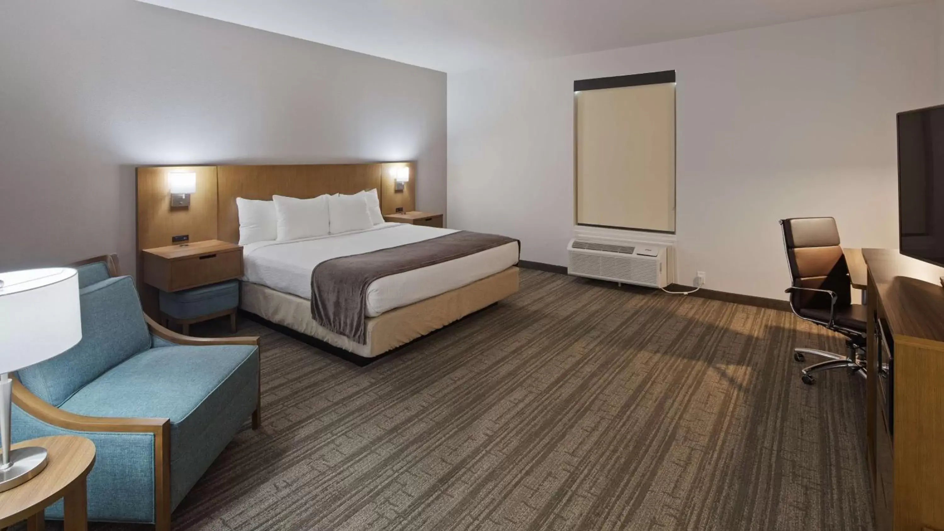 King Room with Mobility Accessible Tub in Best Western Green Oaks Inn King Room with Mobility Accessible Tub in Best Western Green Oaks Inn