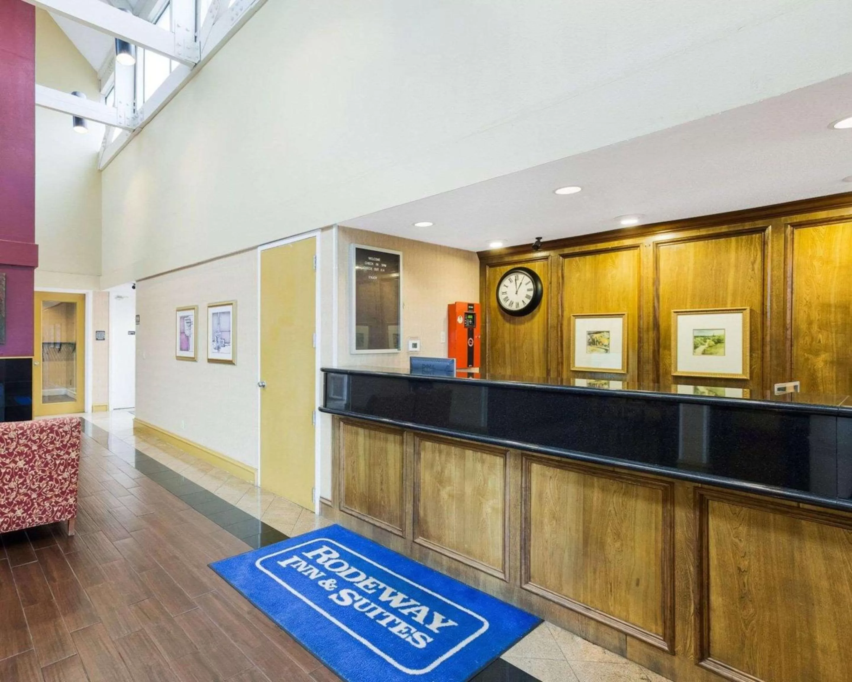 Lobby or reception in Rodeway Inn & Suites South of Fiesta Park