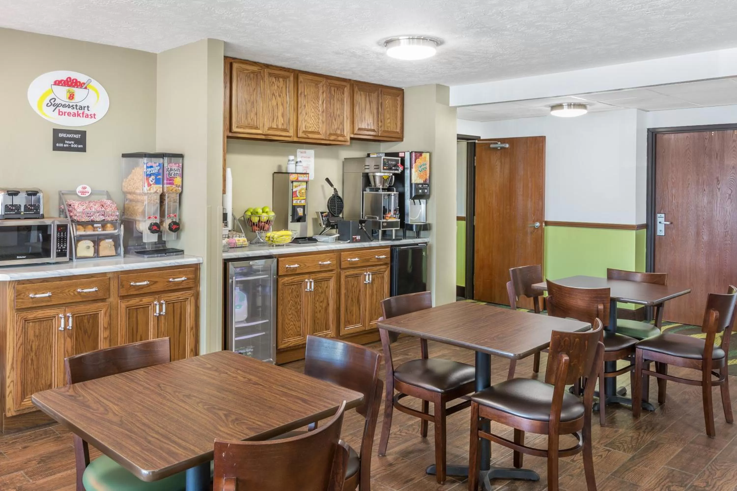 Food and drinks in Super 8 by Wyndham North Sioux City