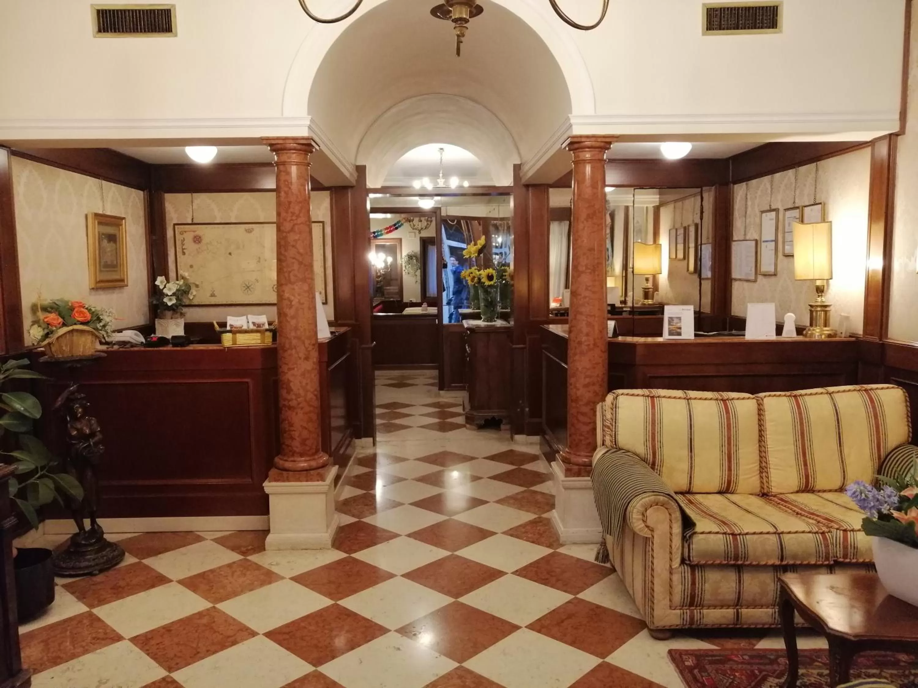 Lobby or reception in Hotel Falier