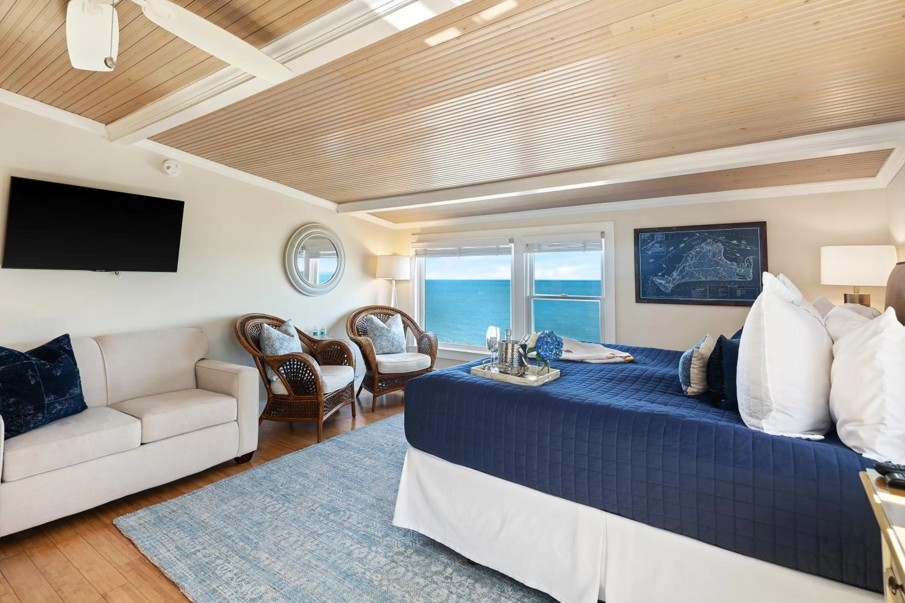 Bed in Inn on the Sound