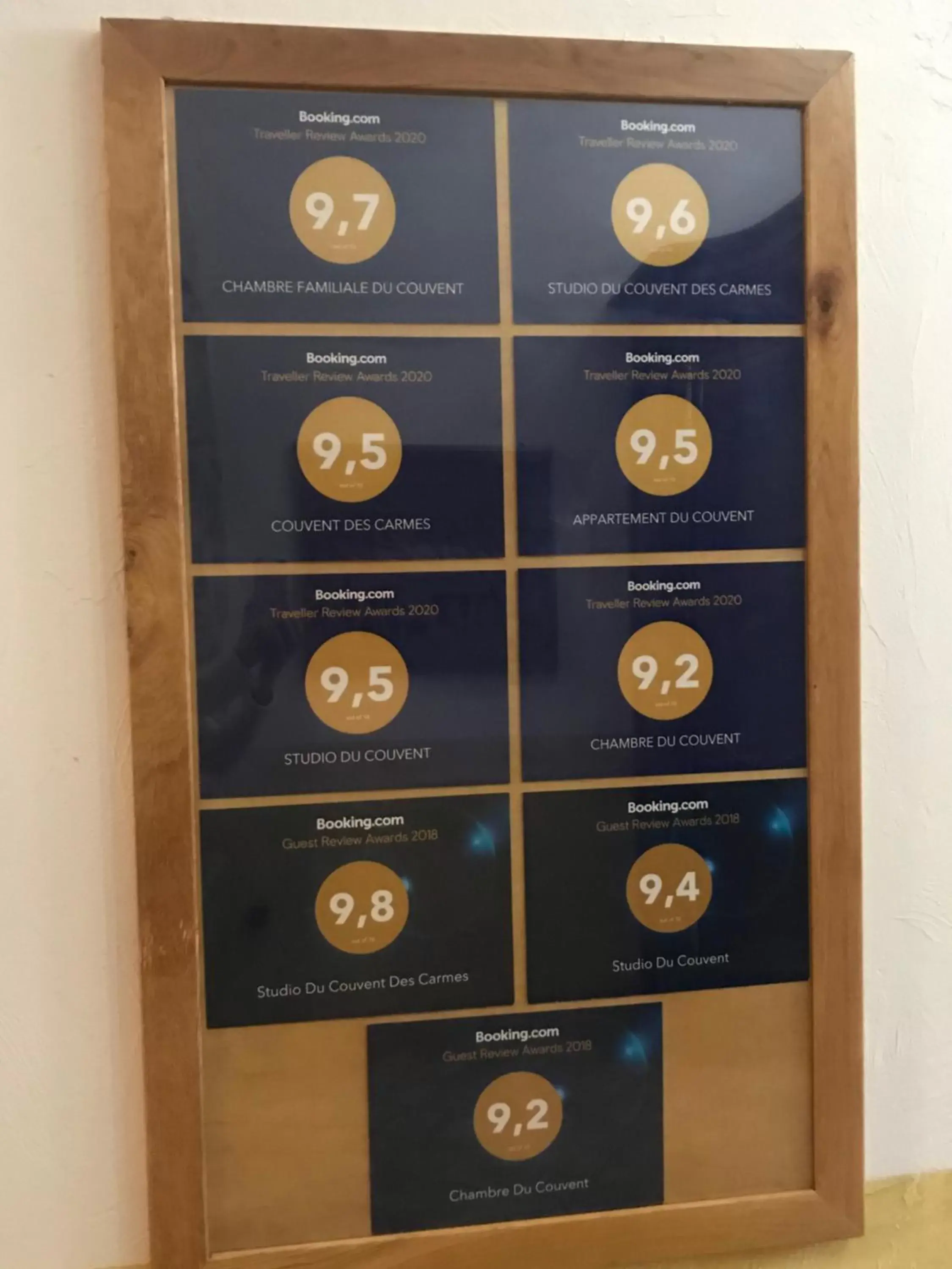 Logo/Certificate/Sign/Award in Chambre du couvent Logo/Certificate/Sign/Award in Chambre du couvent