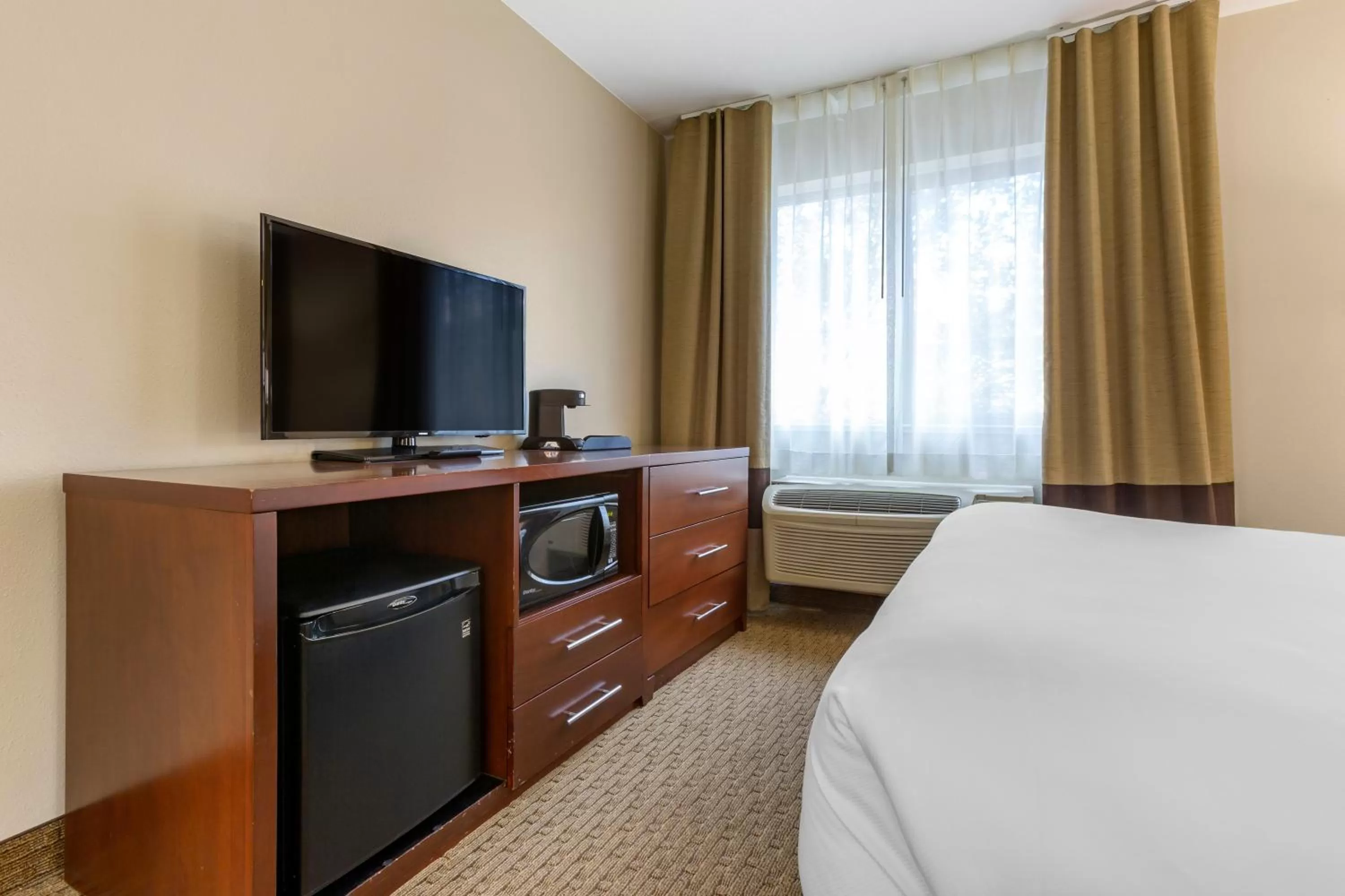 Bedroom, Bed in Wingate by Wyndham Los Alamos