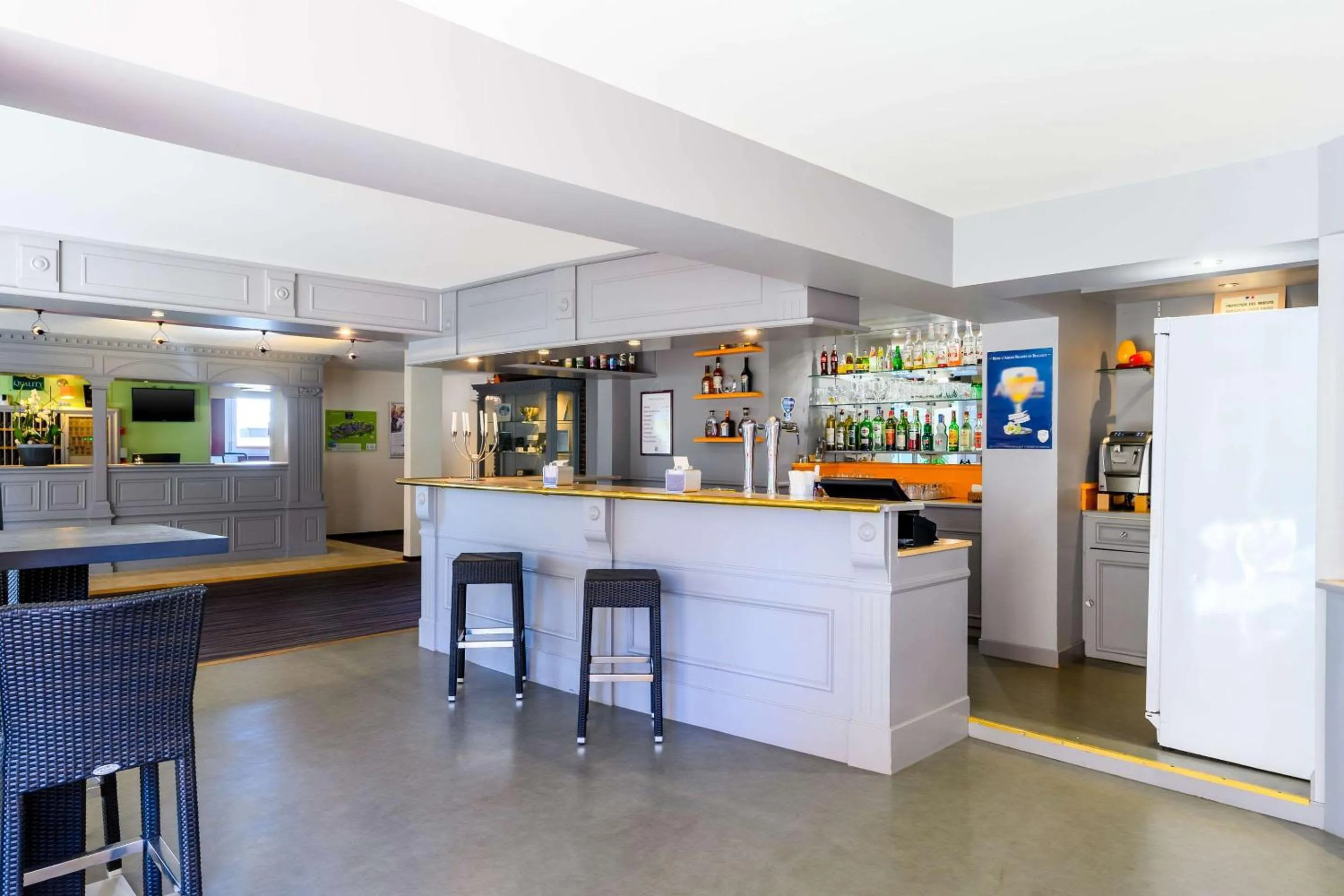 Lobby or reception in Hôtel Akena Poitiers Nord Futuroscope