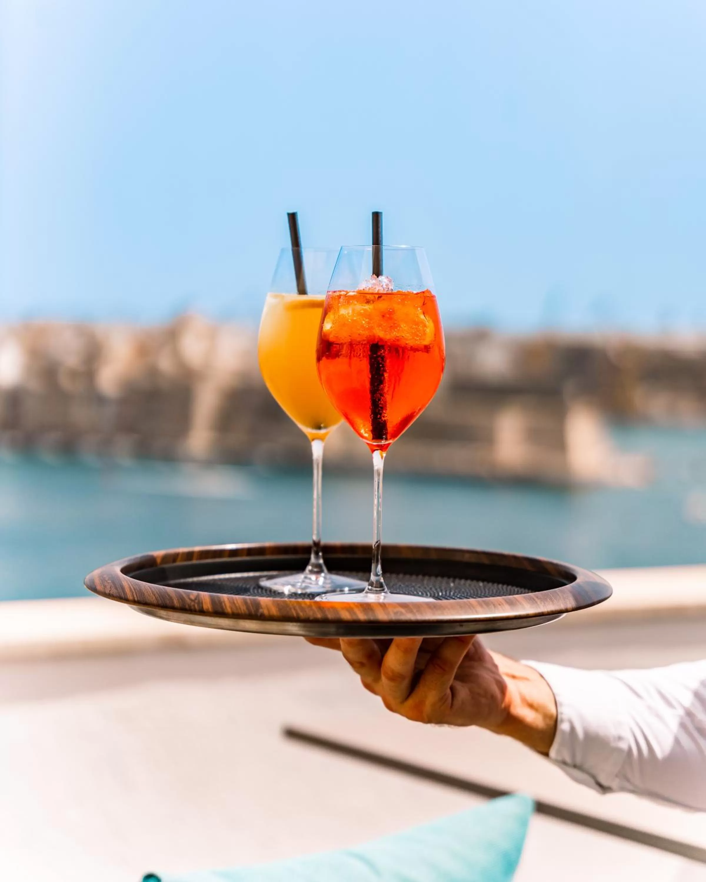 Swimming pool in Iniala Harbour House