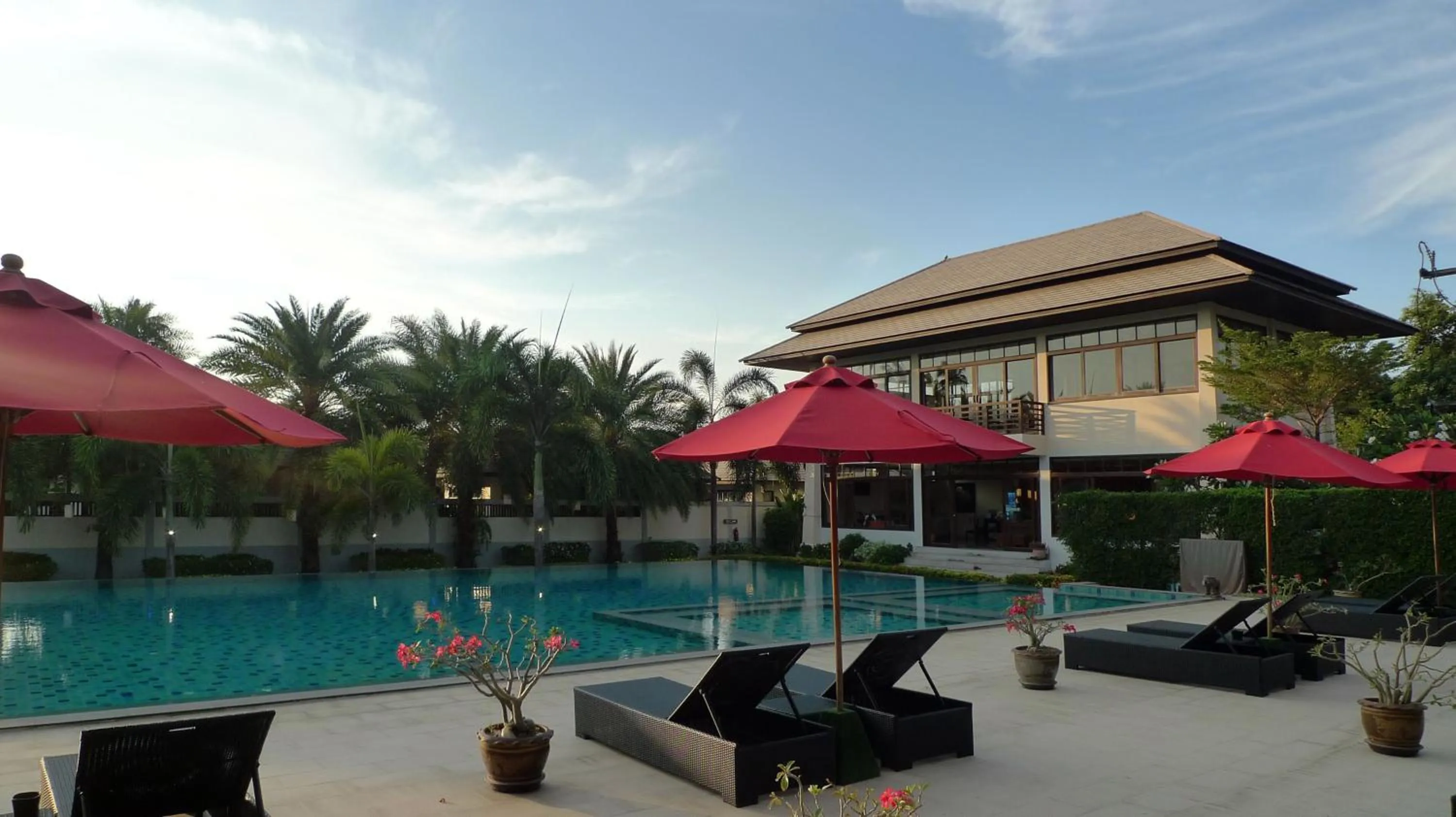 Swimming pool in Samui Boat Lagoon