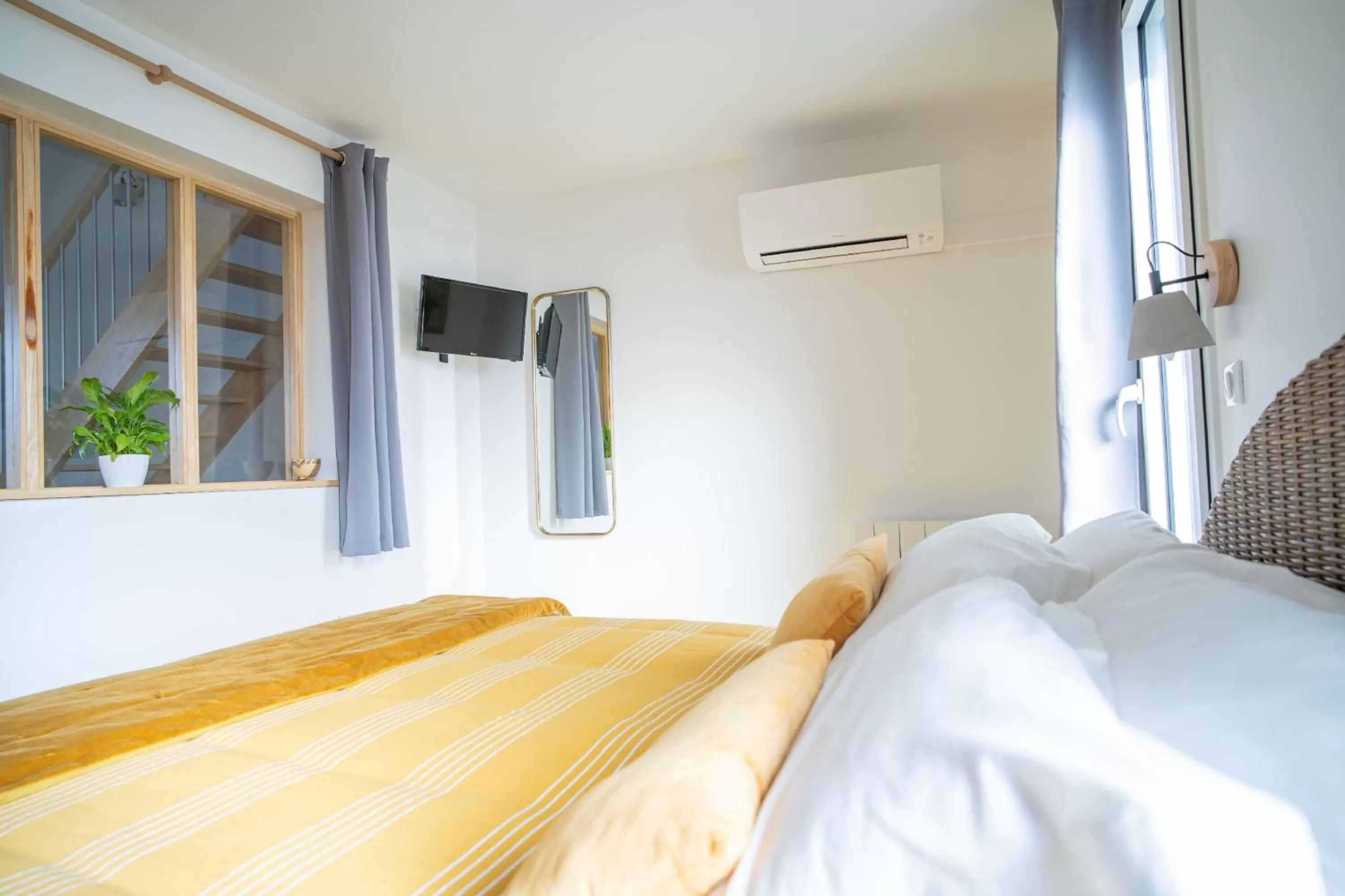 Bedroom, Bed in Le jardin des 4 saisons