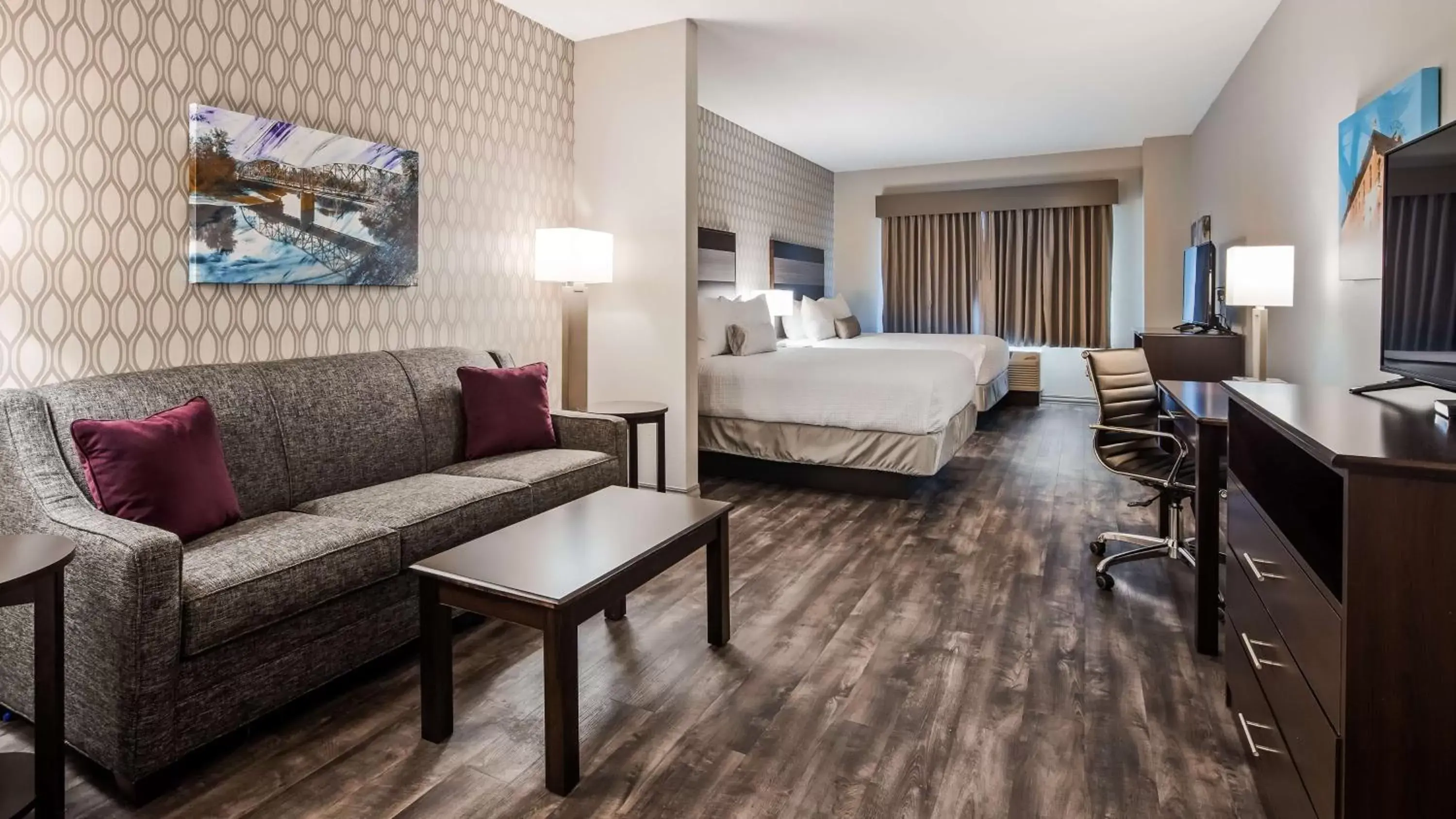 Queen Suite with Two Queen Beds and Roll-in Shower - Disability Access in Best Western Plus Saint Peter Queen Suite with Two Queen Beds and Roll-in Shower - Disability Access in Best Western Plus Saint Peter