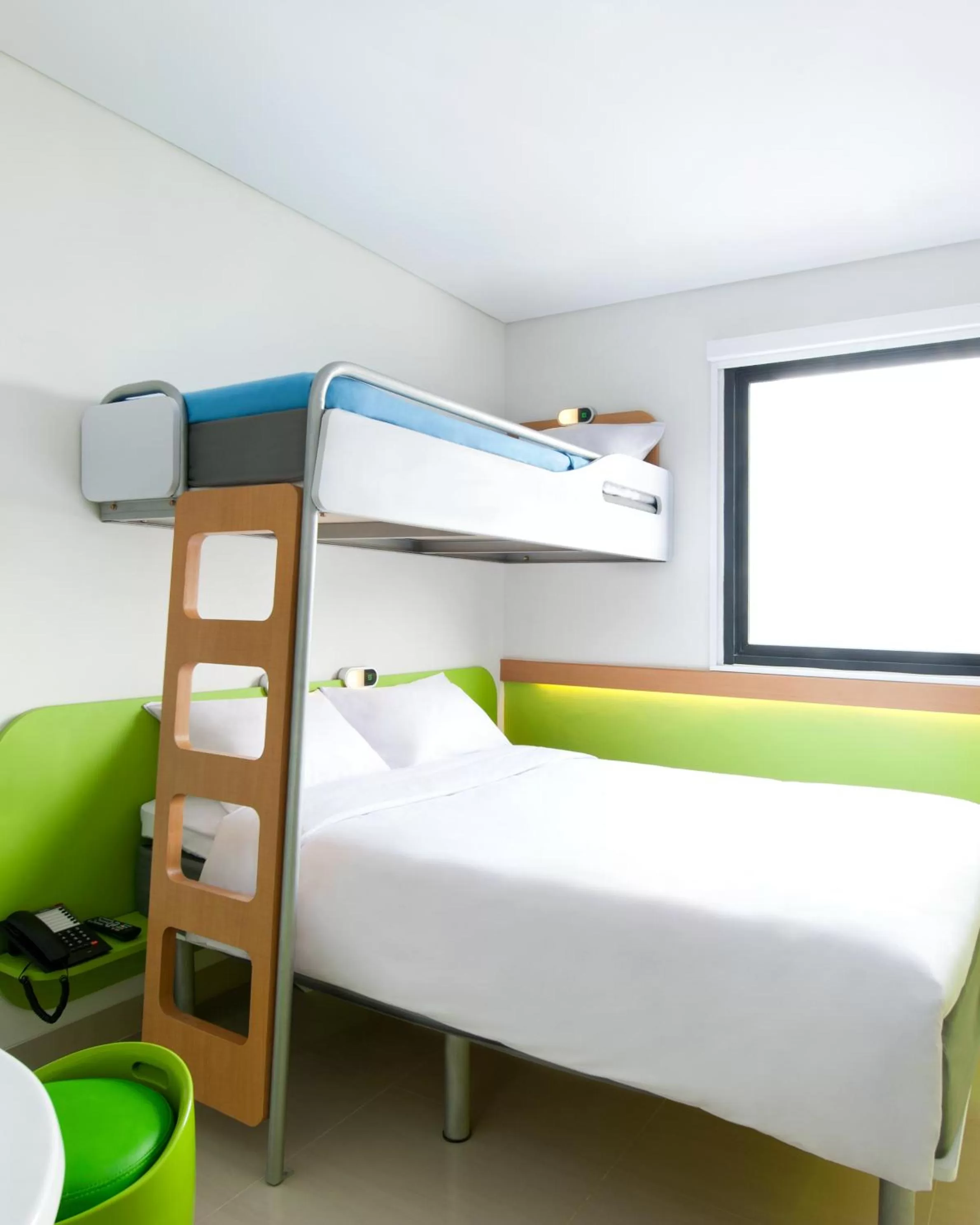 bunk bed in Ibis Budget Jakarta Daan Mogot