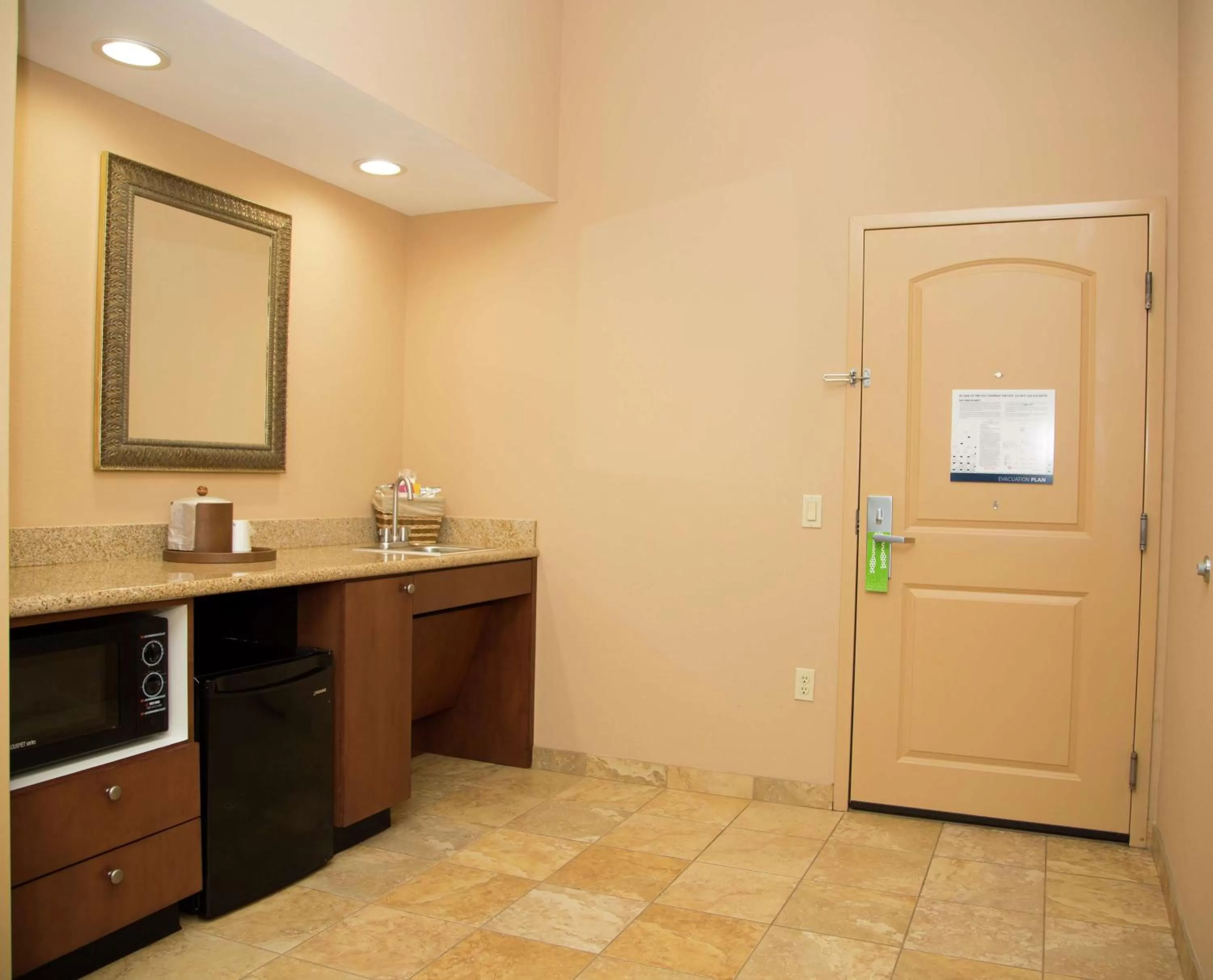 Kitchen or kitchenette in Hampton Inn & Suites Houston Rosenberg