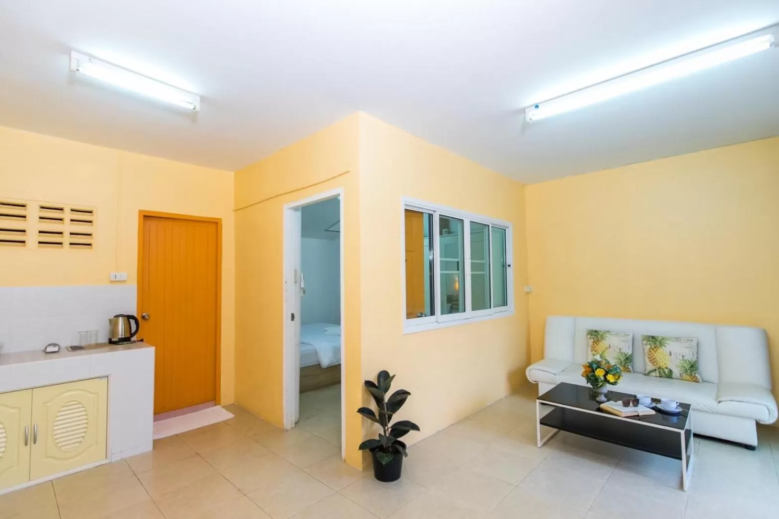 Photo of the whole room in MANDARIN LODGE by victor