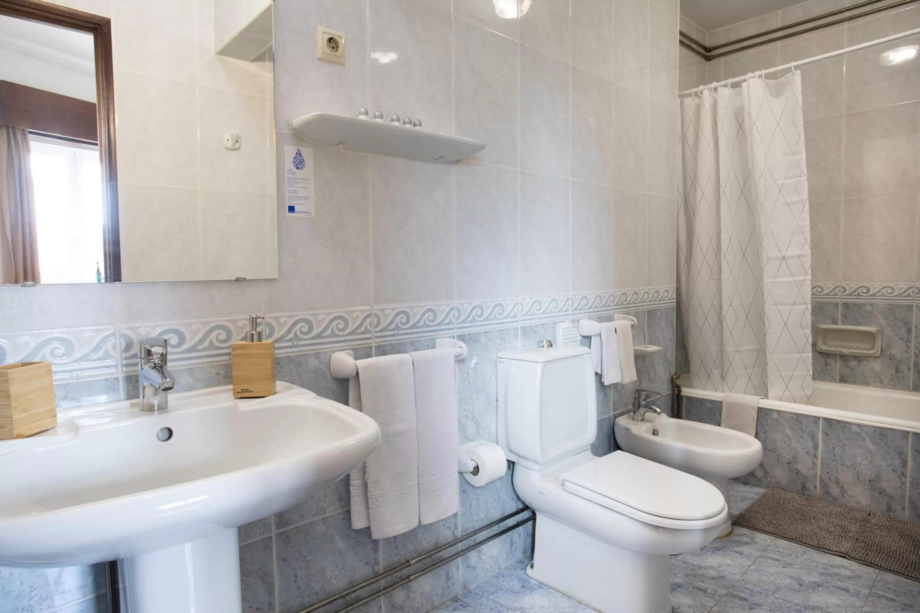 Shower, Bathroom in Porto Je T'aime - Solar São João