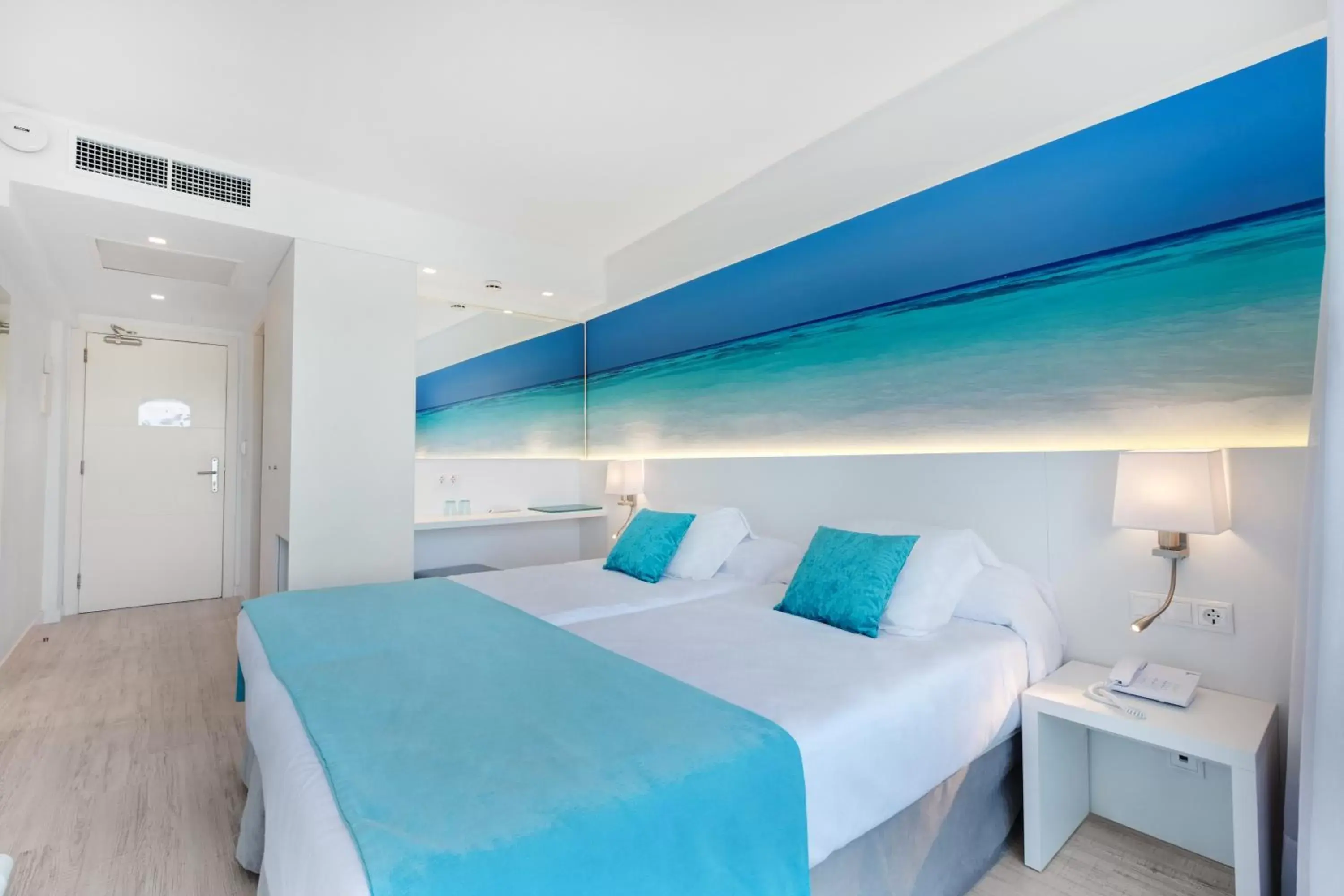 Standard Double or Twin Room in Plaza Santa Ponsa Boutique - Adults Only. Standard Double or Twin Room in Plaza Santa Ponsa Boutique - Adults Only.