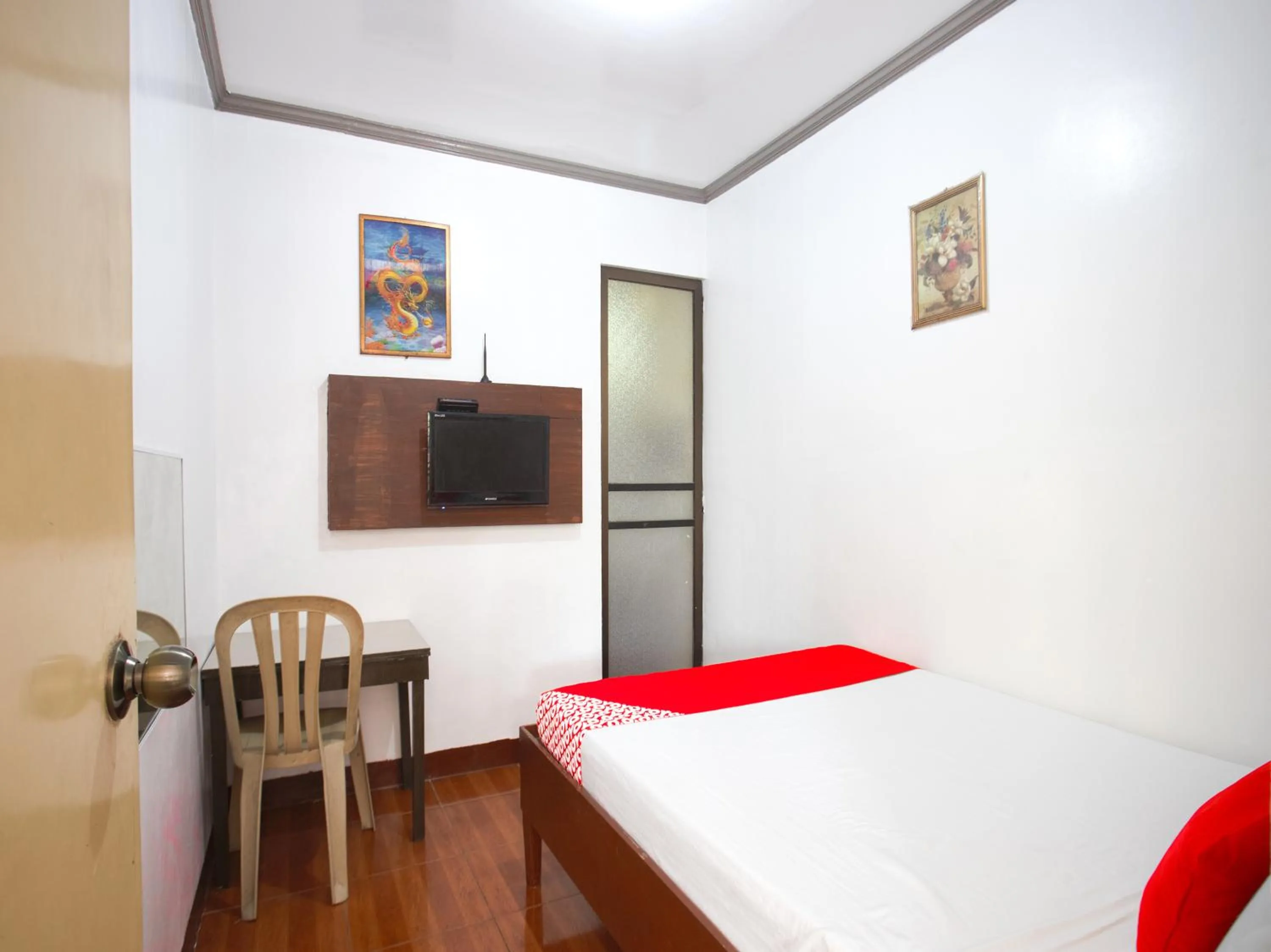 Photo of the whole room in OYO 802 Ka Farah's Inn