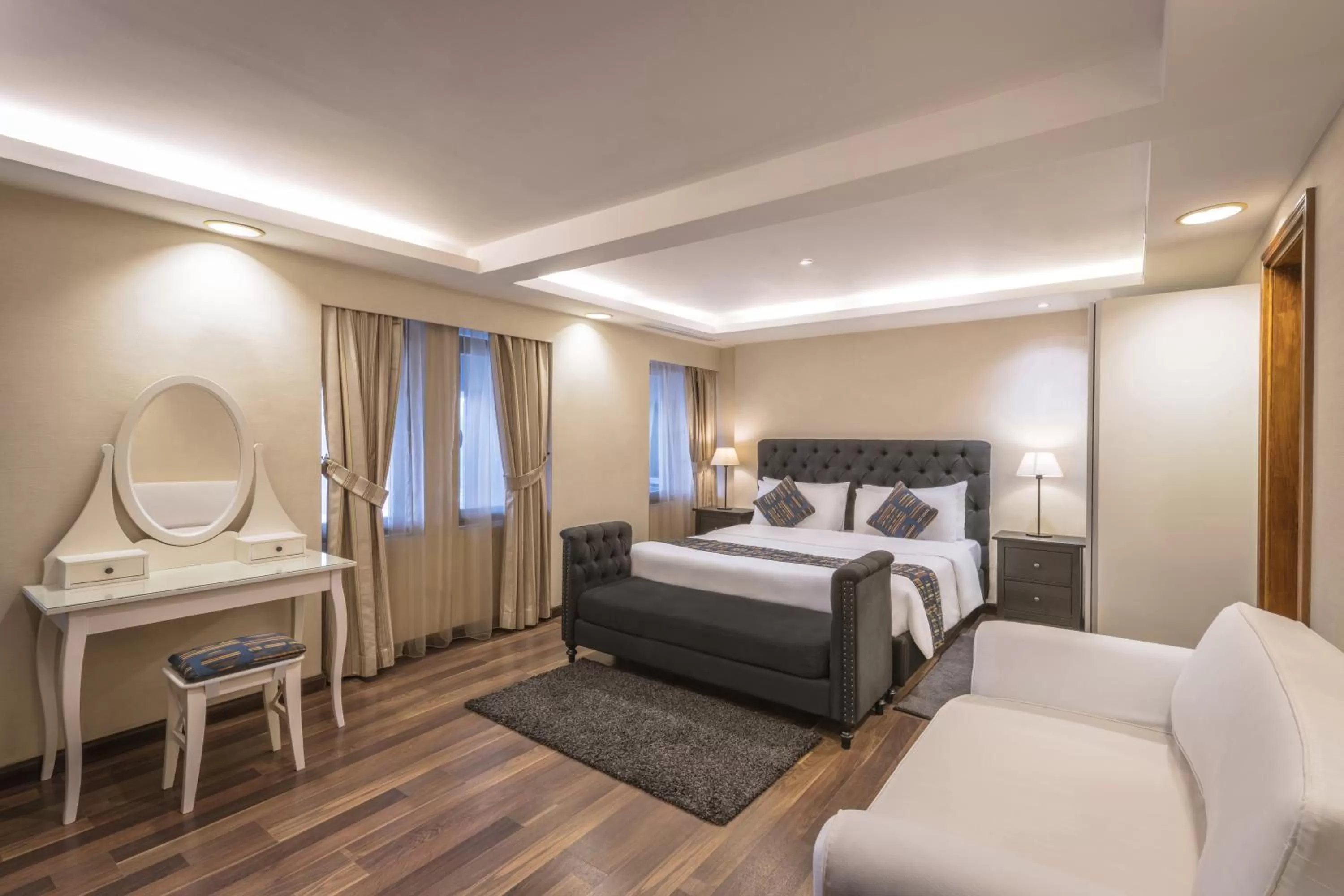 Bedroom, Bed in Oasis Hotel