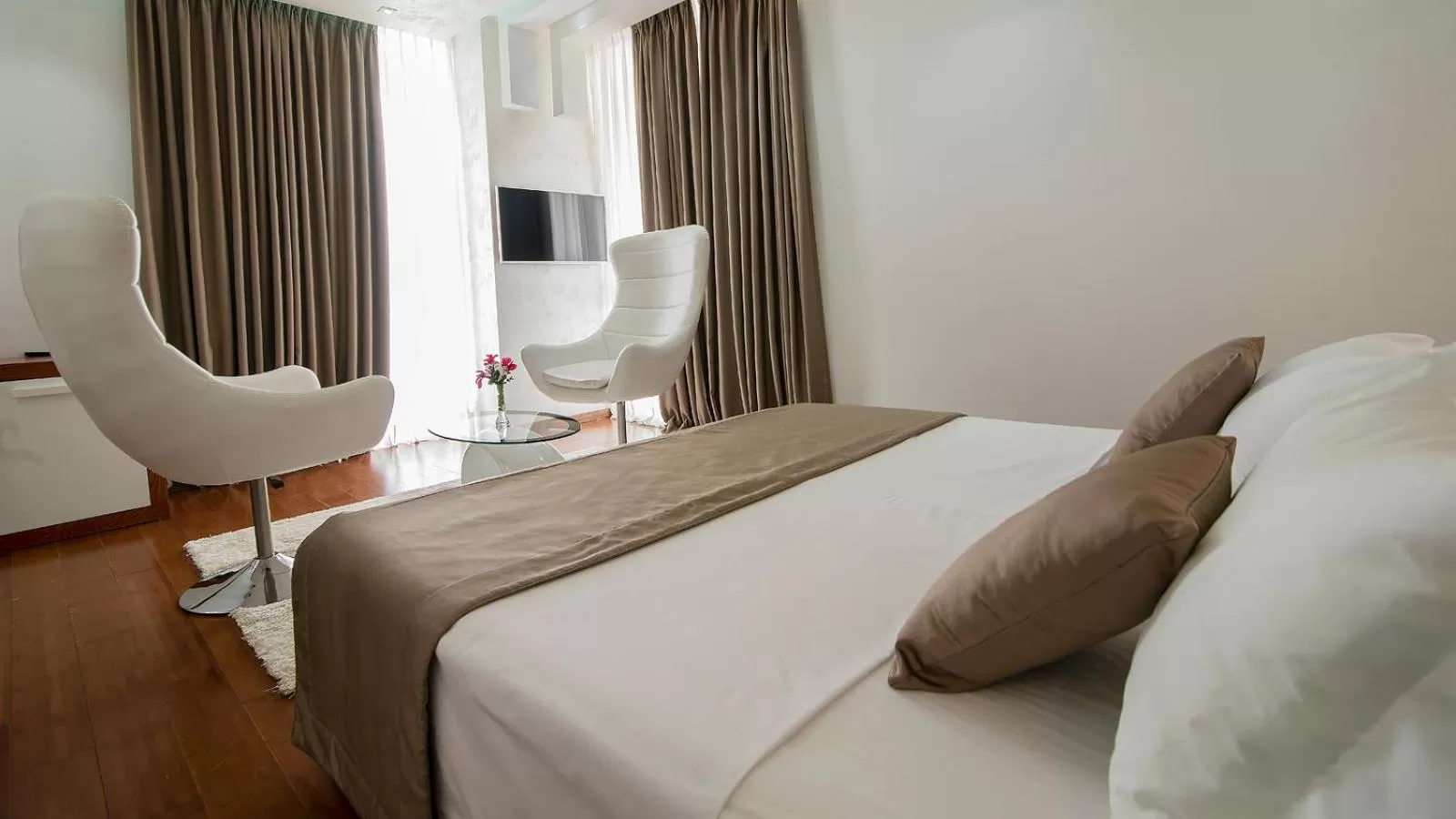 Bed in Deluxe & Executive SPA by Rafaelo