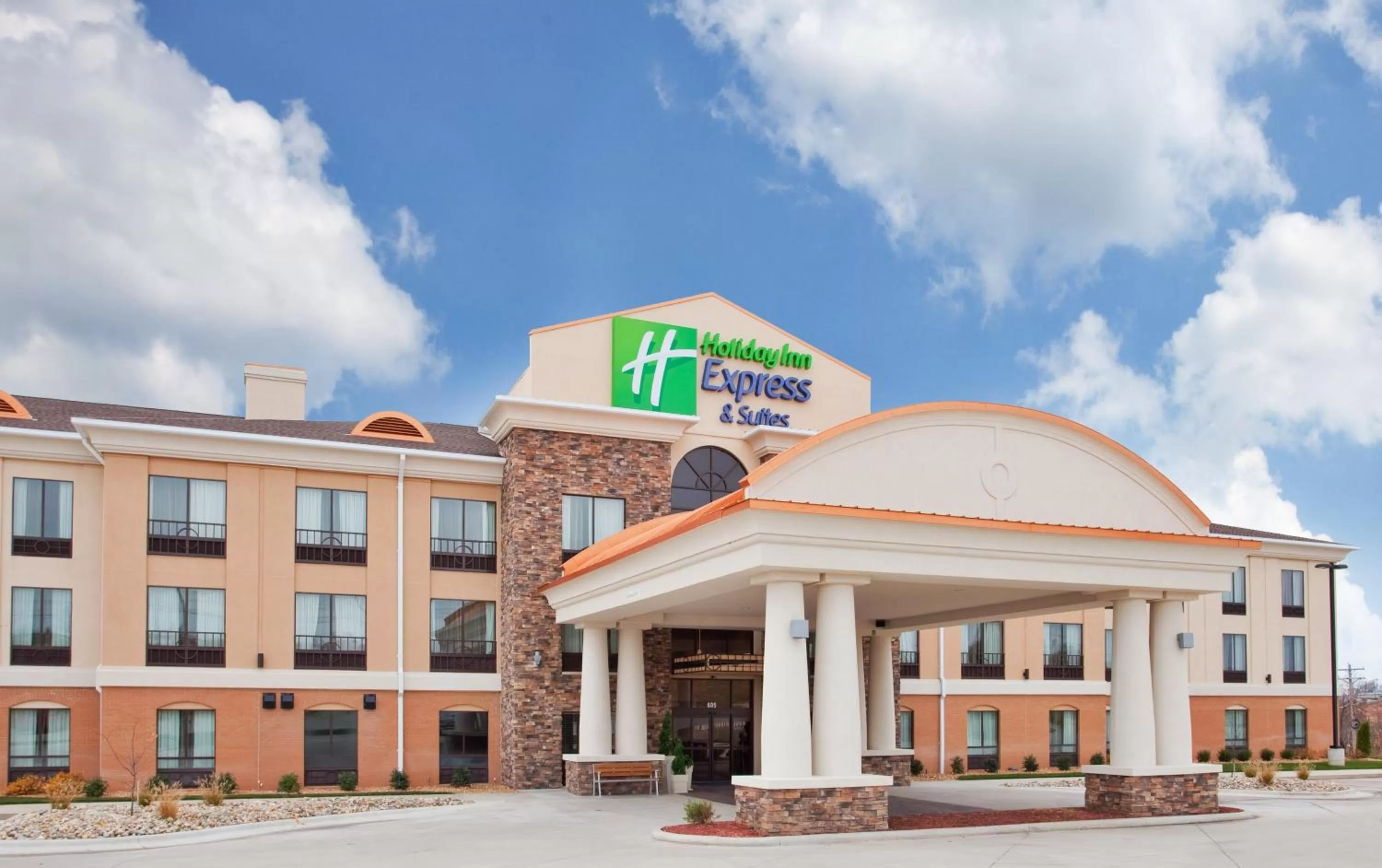 Holiday Inn Express Hotel and Suites Saint Robert by IHG