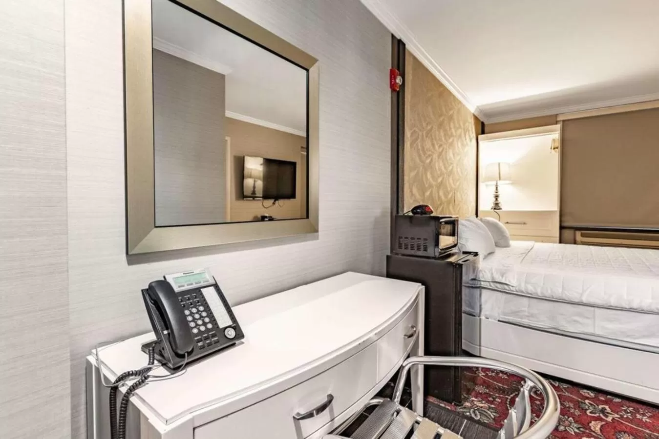 Photo of the whole room, Bed in Umbrella Hotel Brooklyn