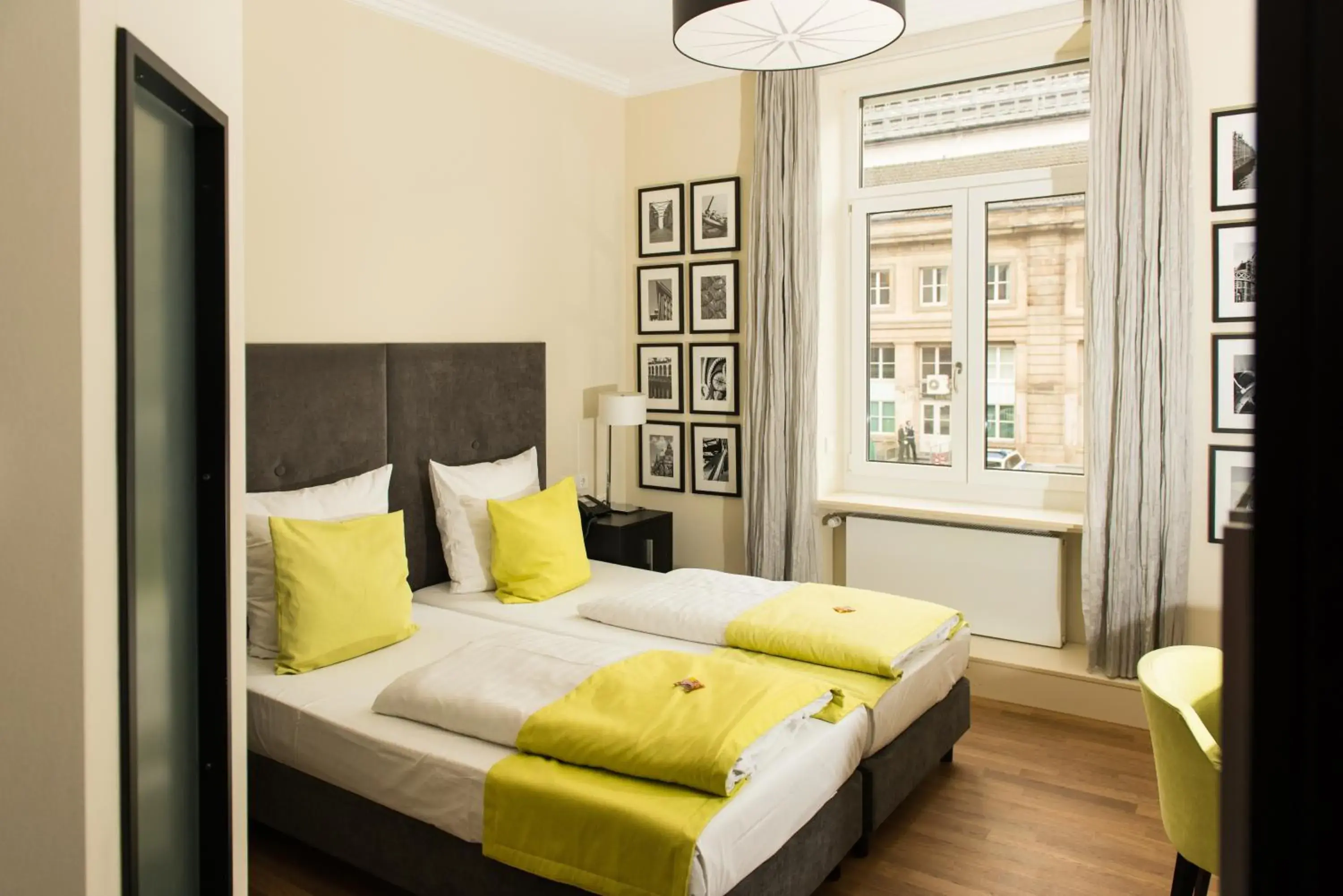 Double Room in Hotel Hamburger Hof Double Room in Hotel Hamburger Hof