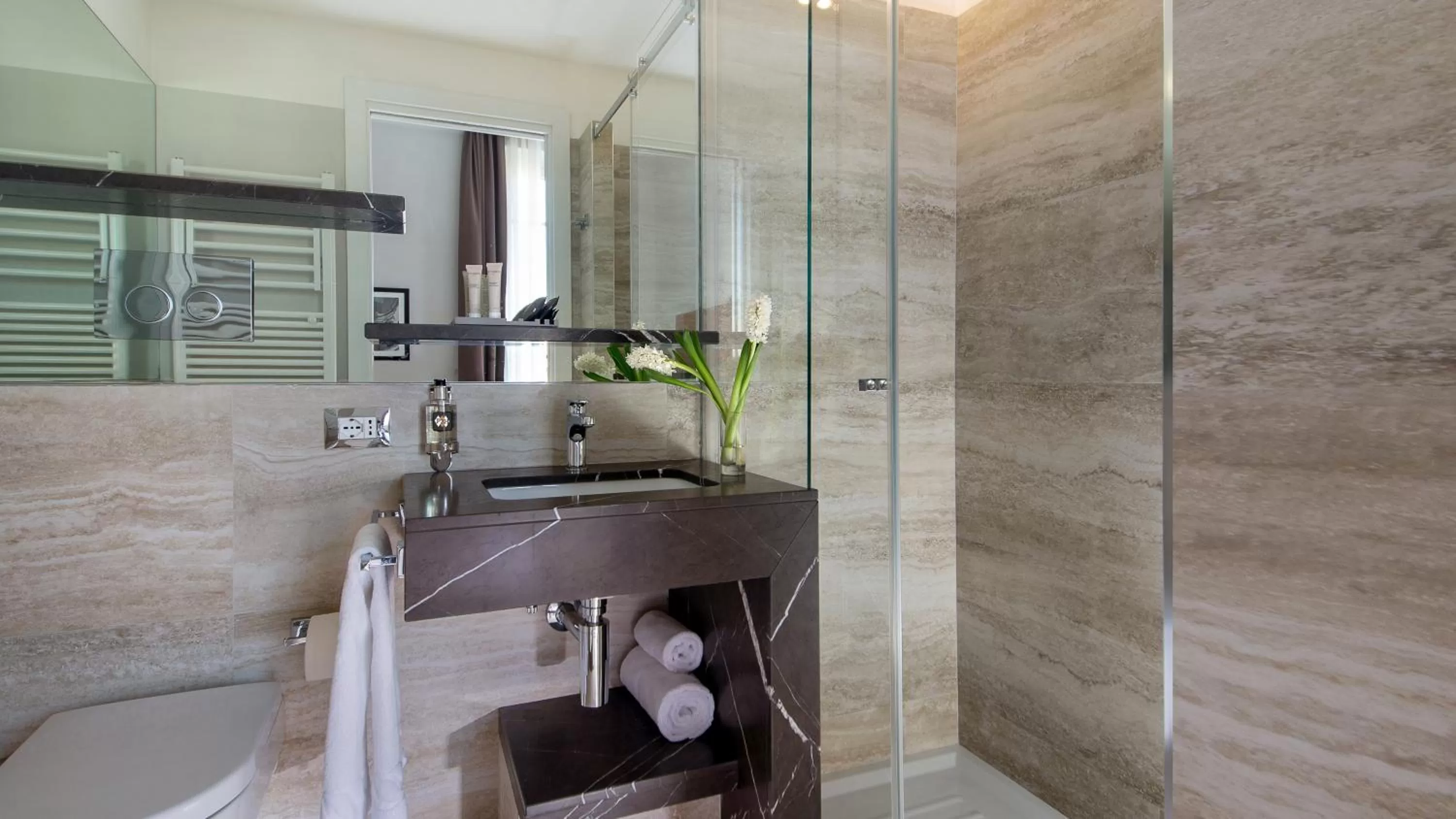 Shower in Princeps Boutique Hotel