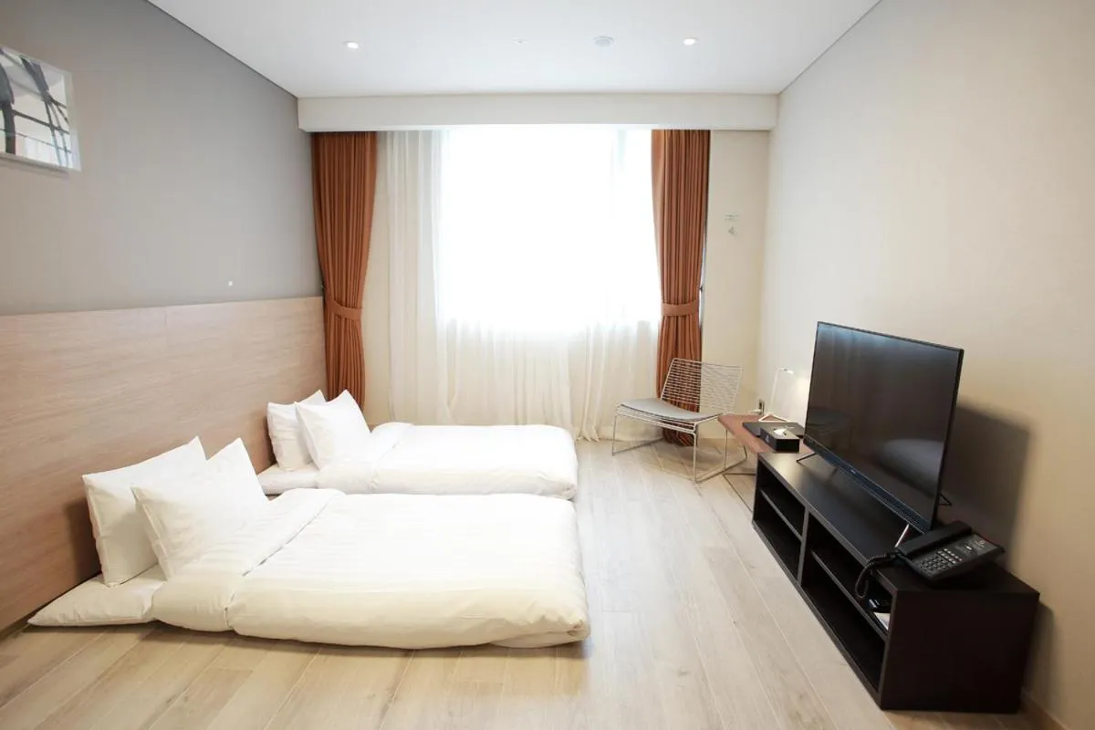 Bed in Gangneung City Hotel