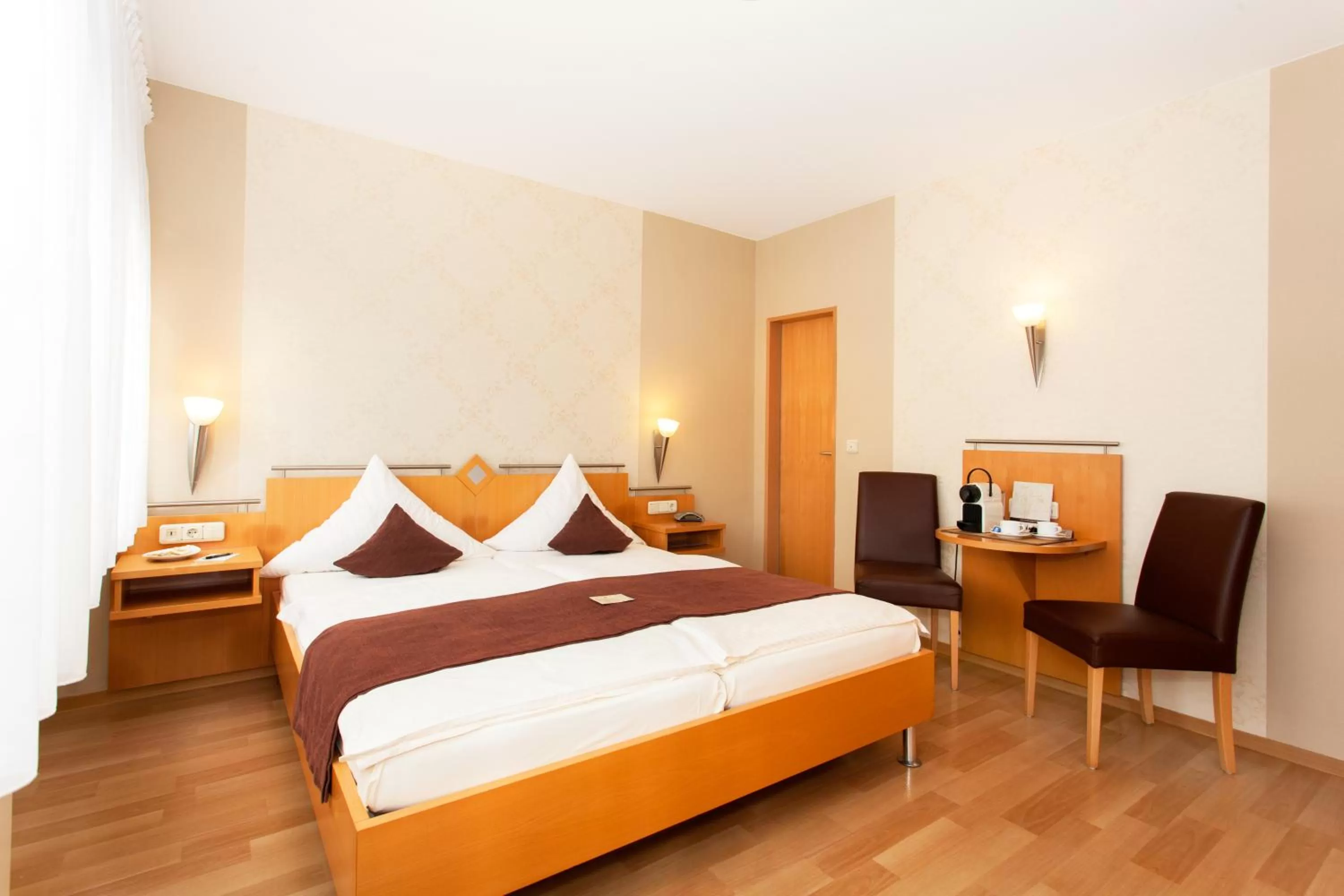 Photo of the whole room, Bed in Moselhaus Weiskopf