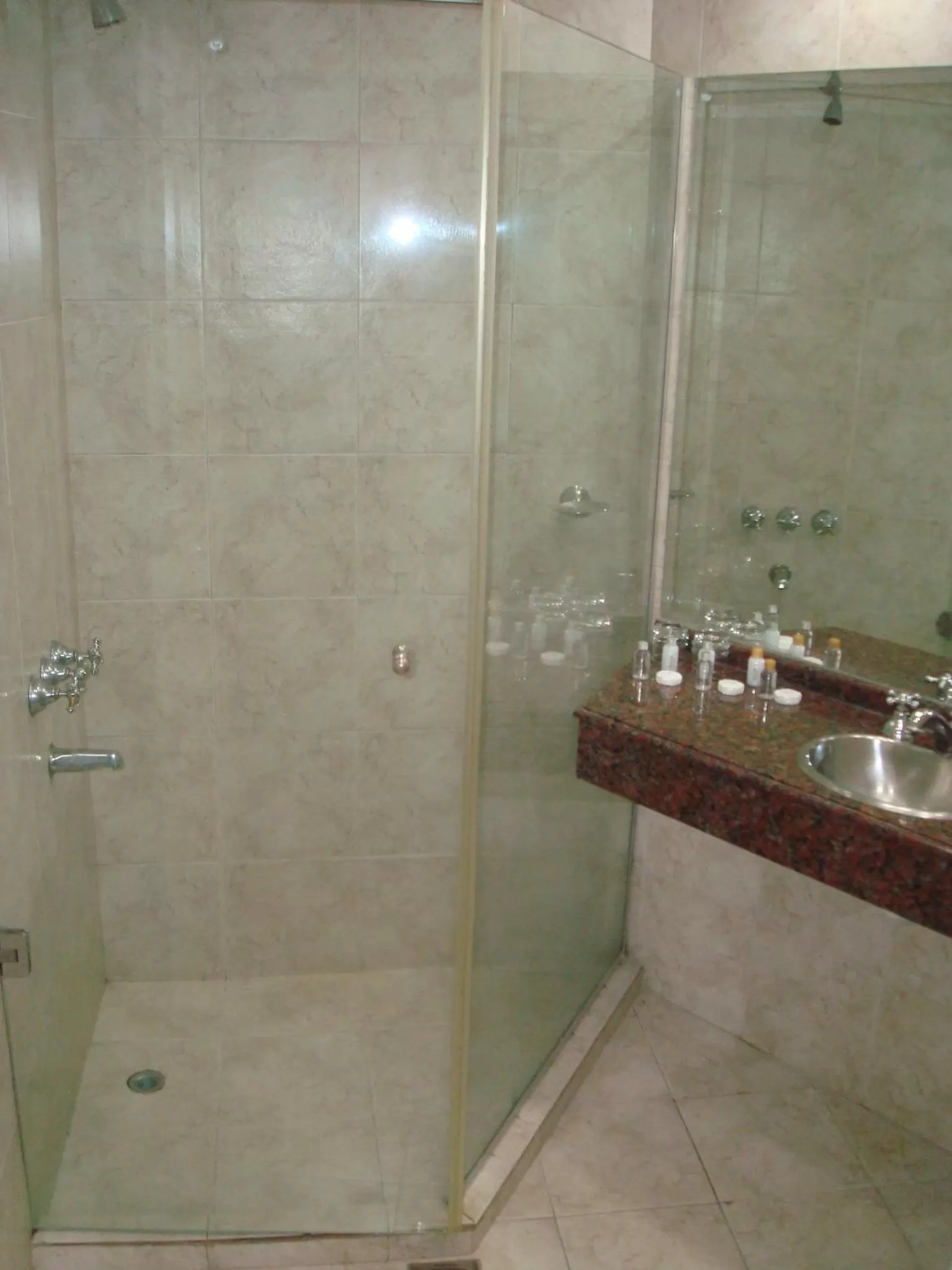 Bathroom in Centuria Hotel Buenos Aires