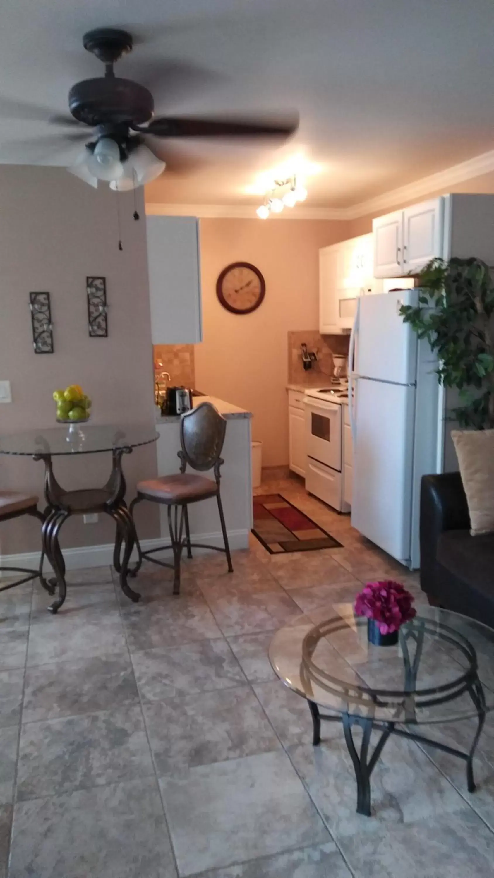 Apartment in Aqua Mar Condos Apartment in Aqua Mar Condos