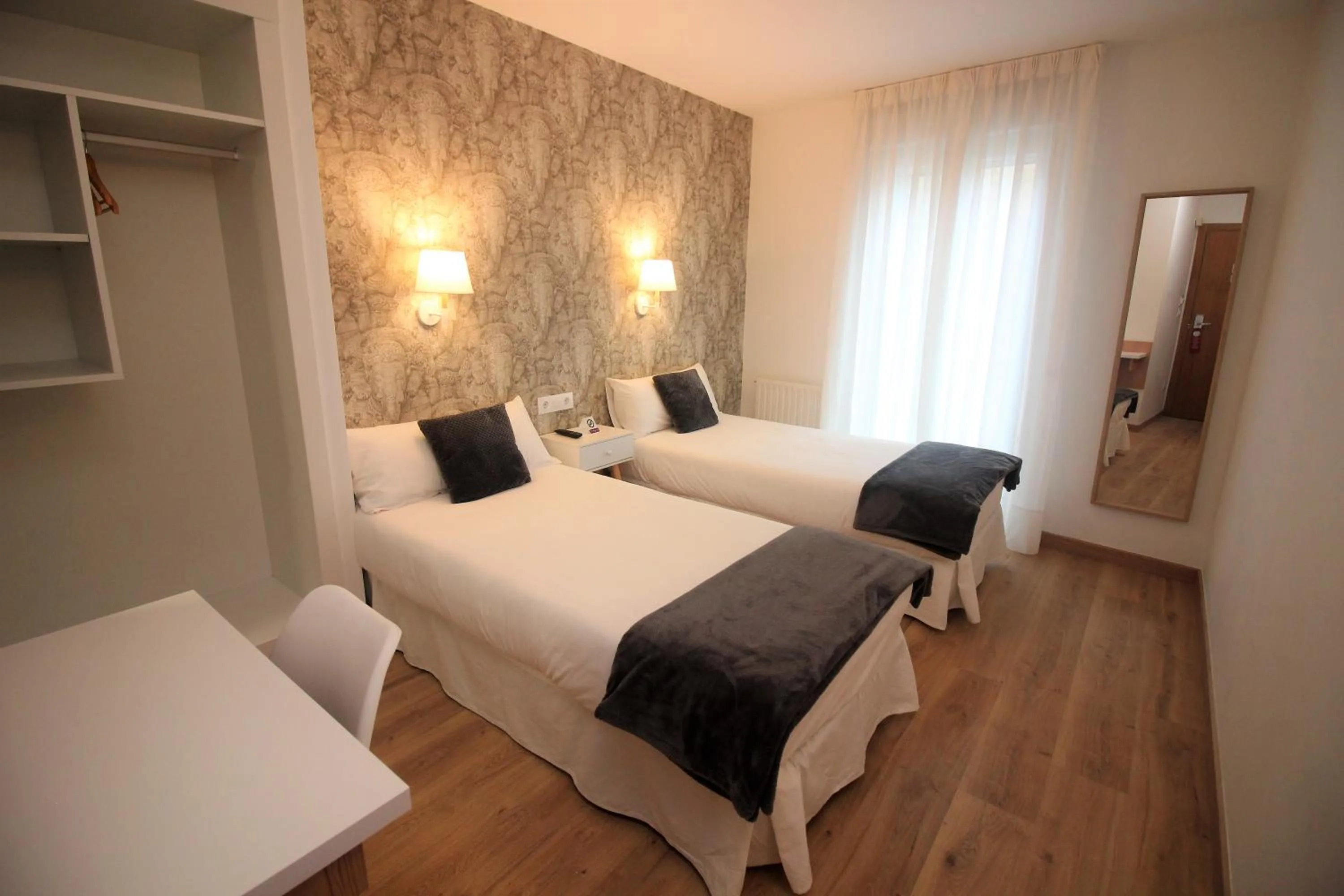 Bedroom, Bed in Hotel Vilagarcia