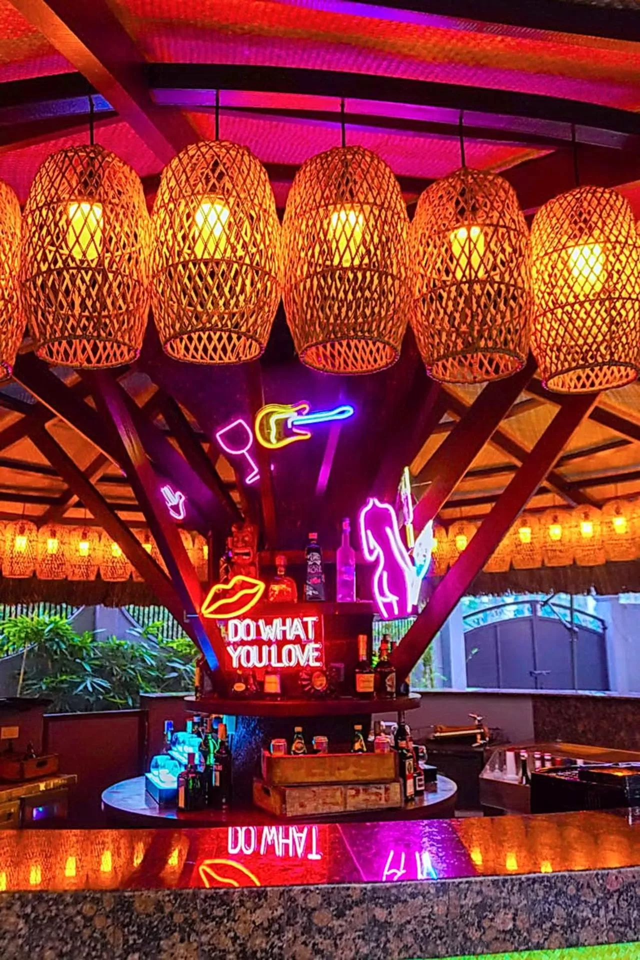 Restaurant/places to eat in UNWND Boutique Hotel Dumaguete