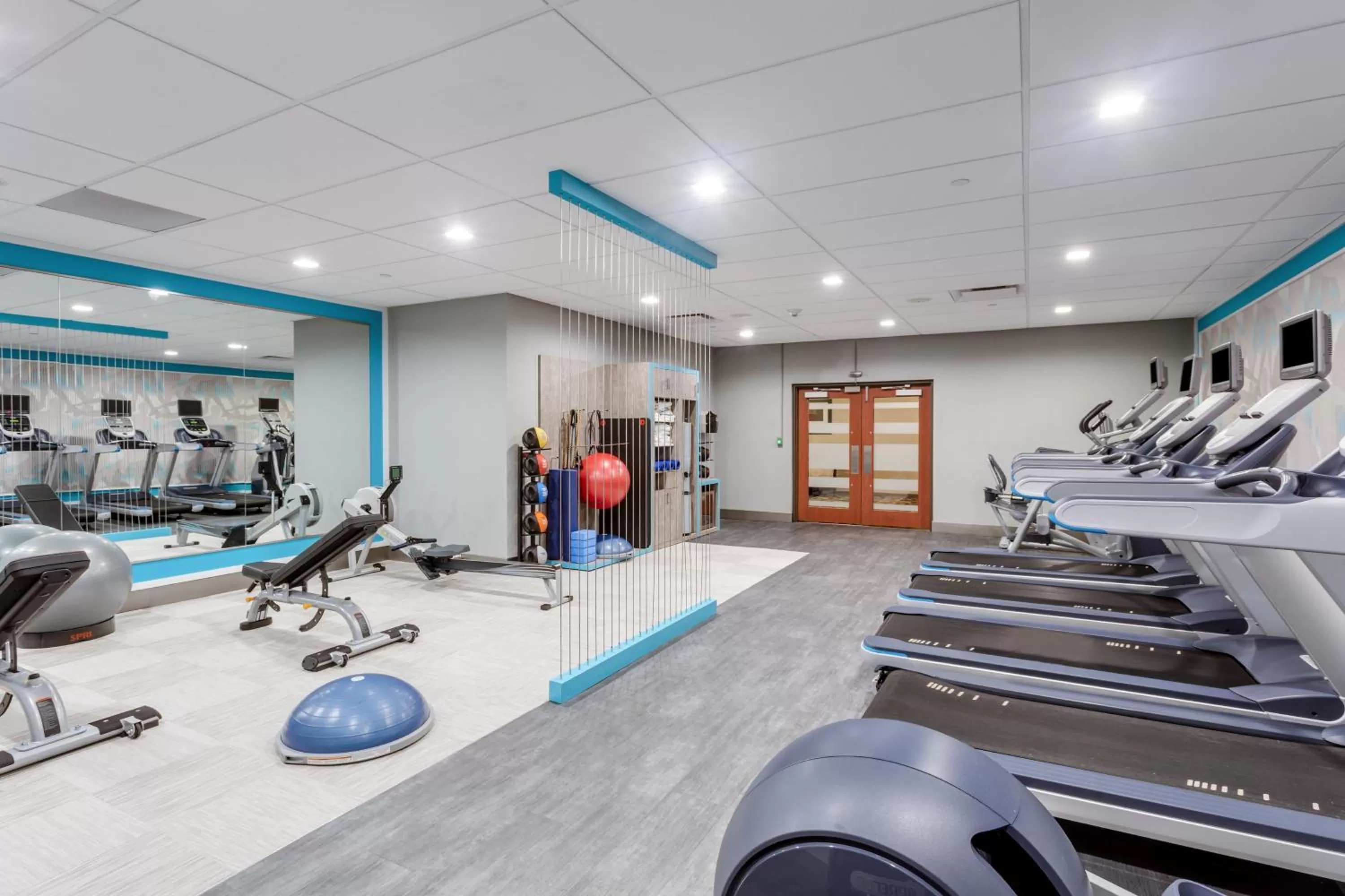 Fitness centre/facilities in Crowne Plaza Milwaukee Airport by IHG