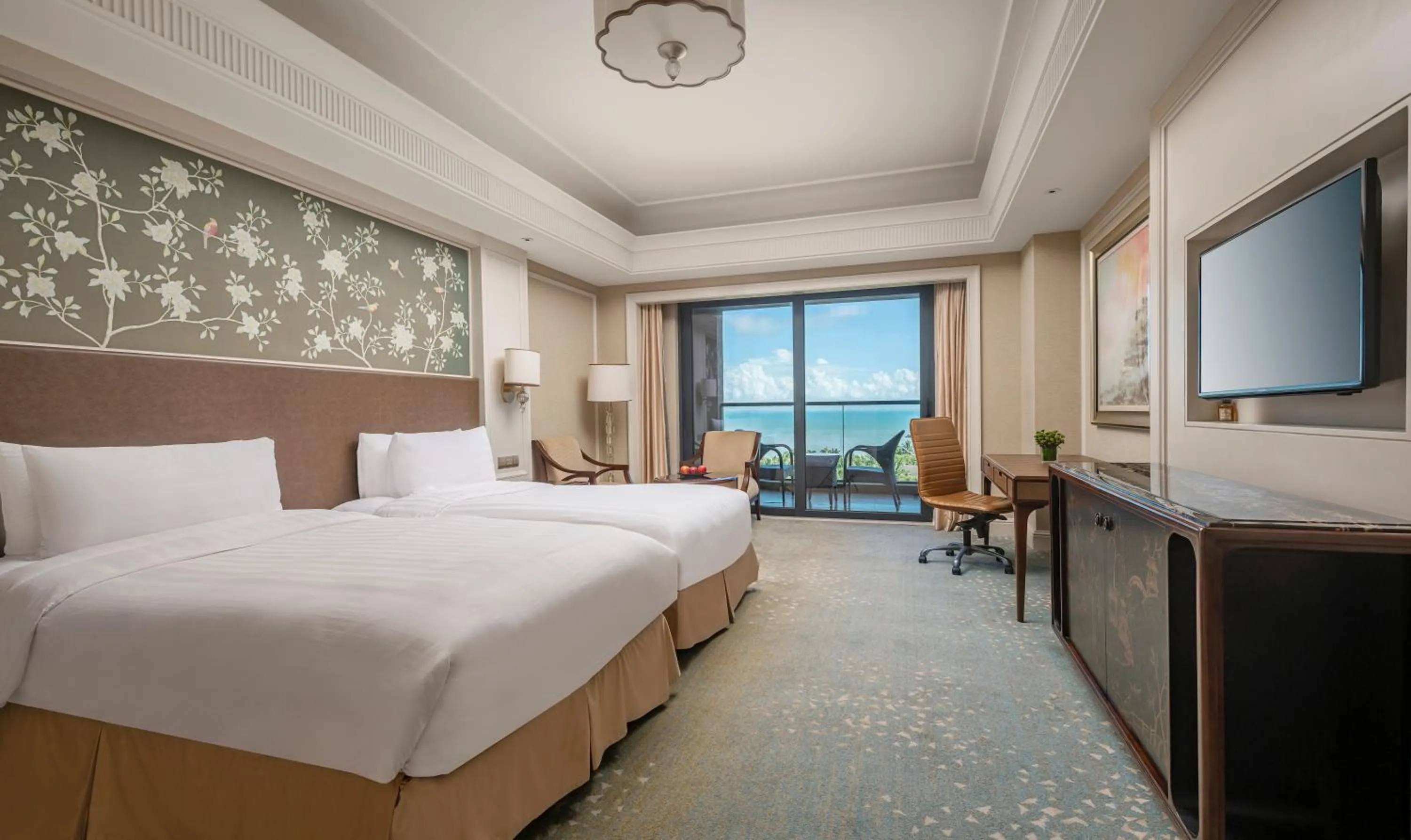 Photo of the whole room, Bed in Grand Hotel Haikou - Managed by Accor