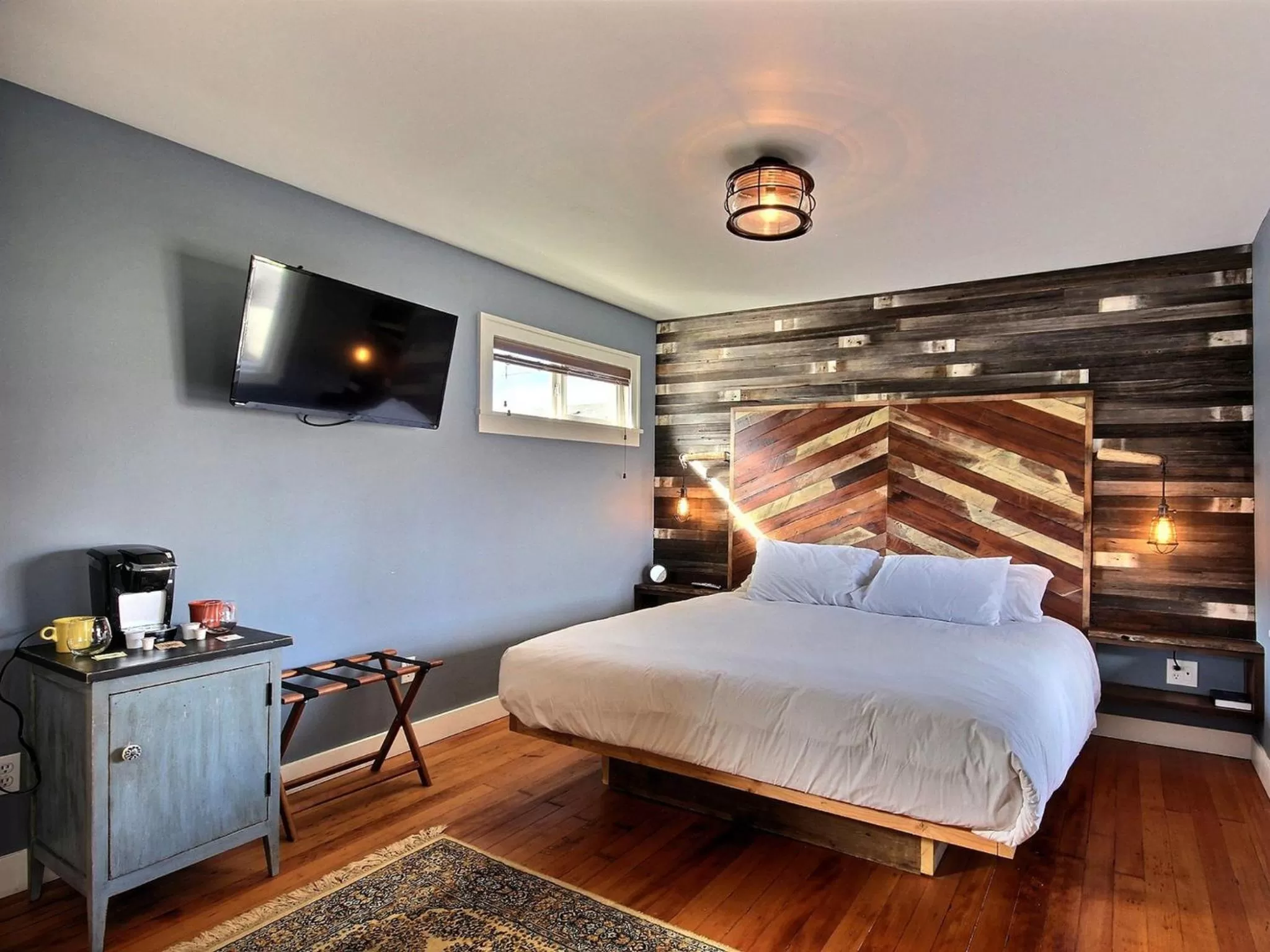 Bed in Pitchwood Inn