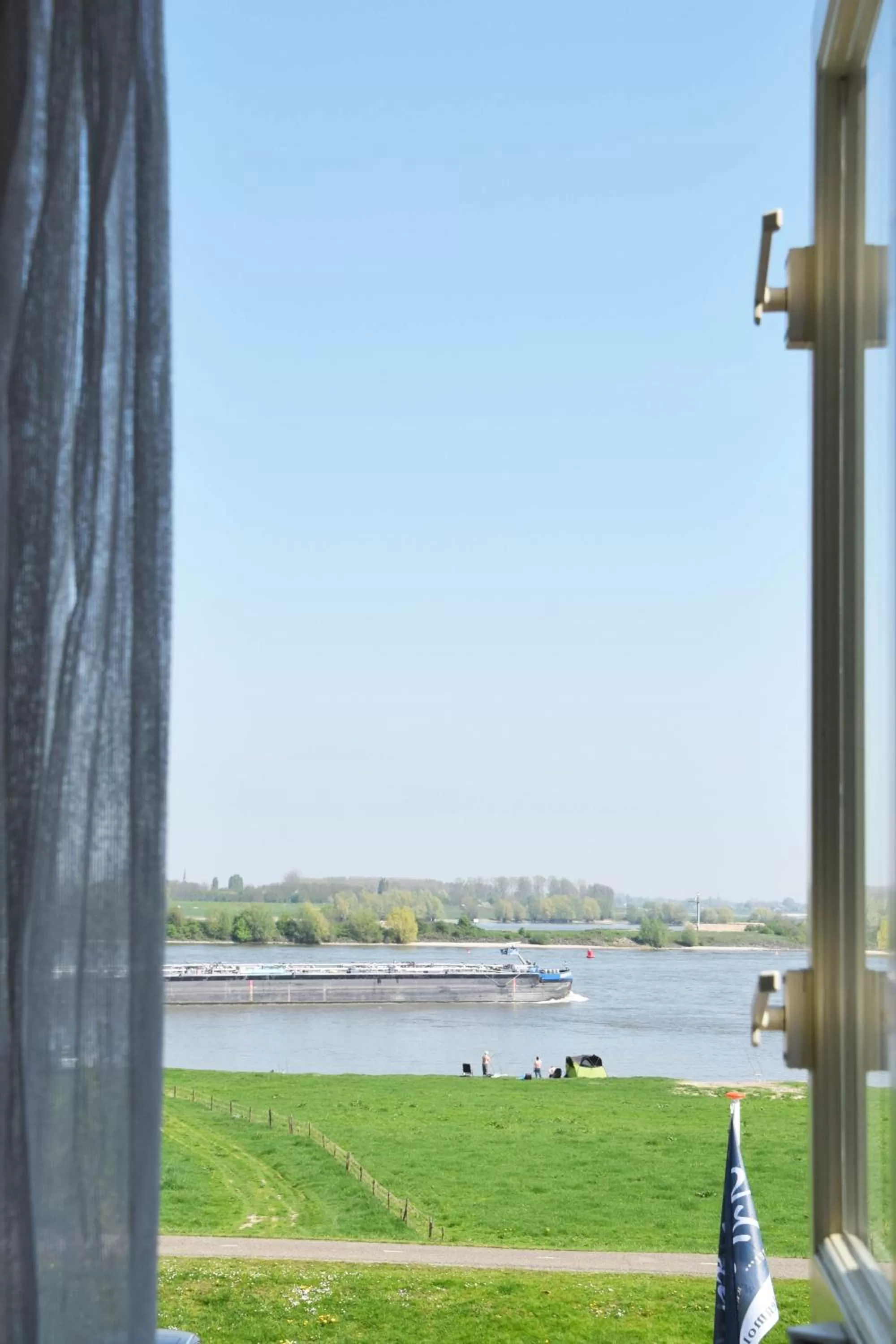 River view in De Gouden Molen