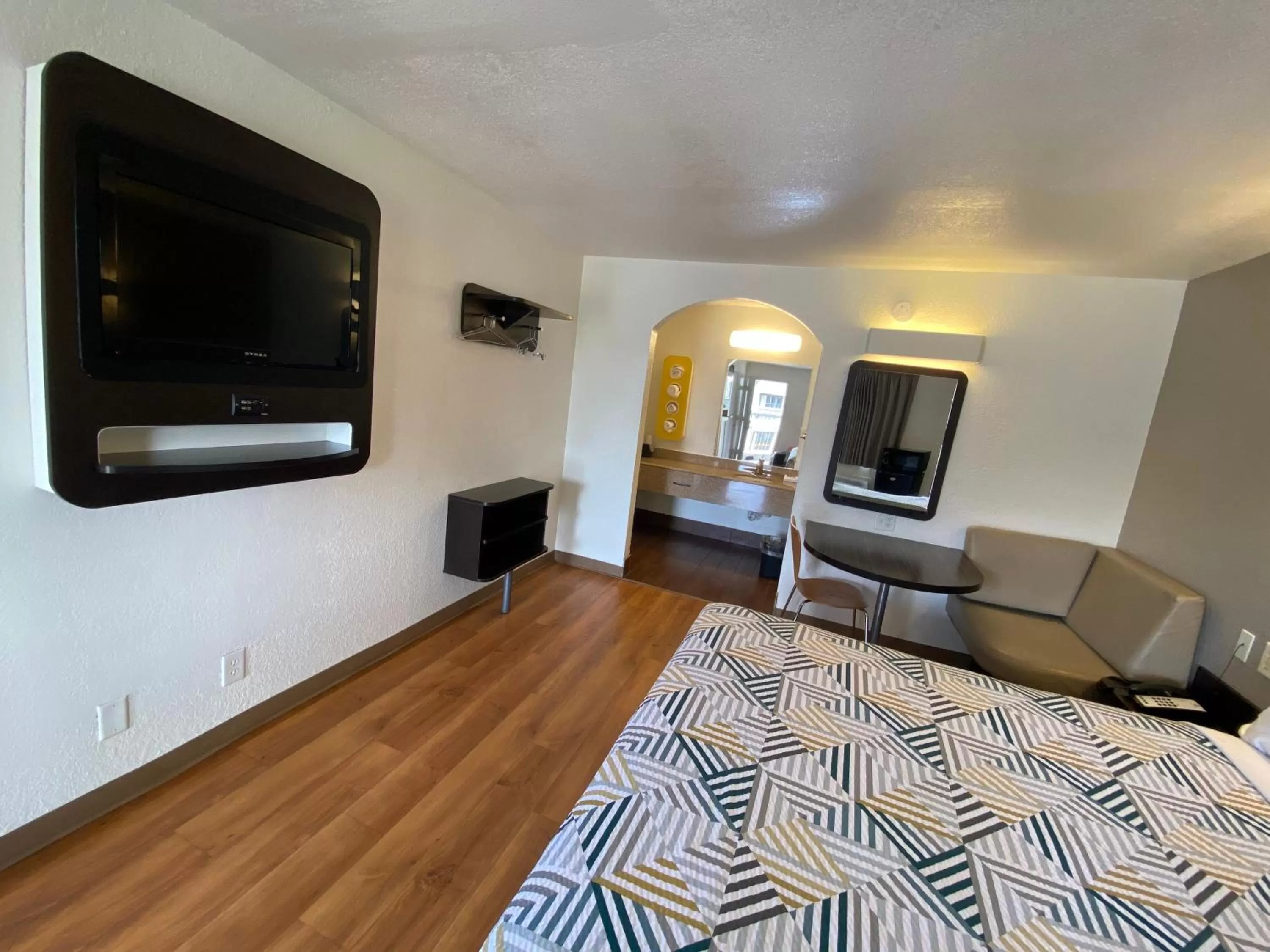 Bed in Motel 6-Bryan, TX - College Station