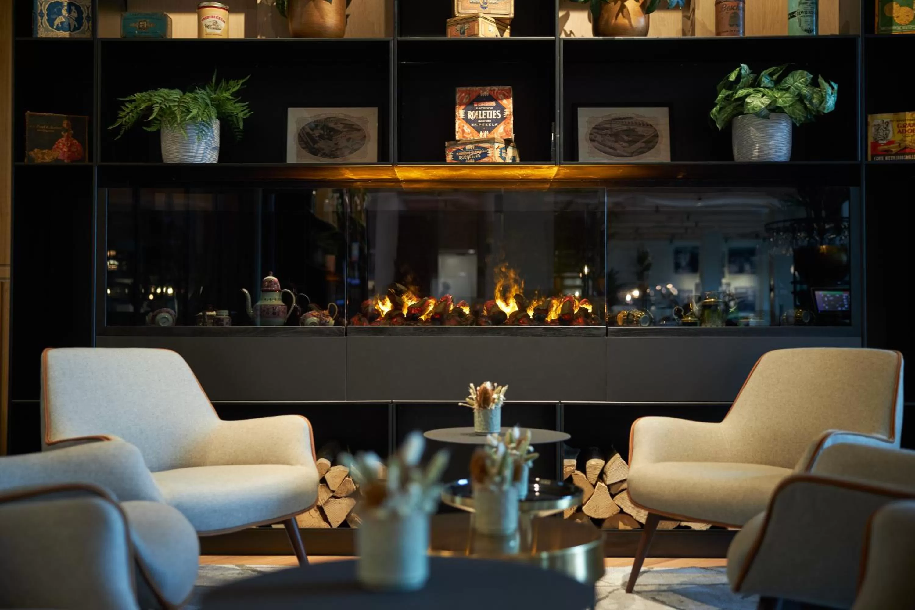 Restaurant/places to eat in The Market Hotel