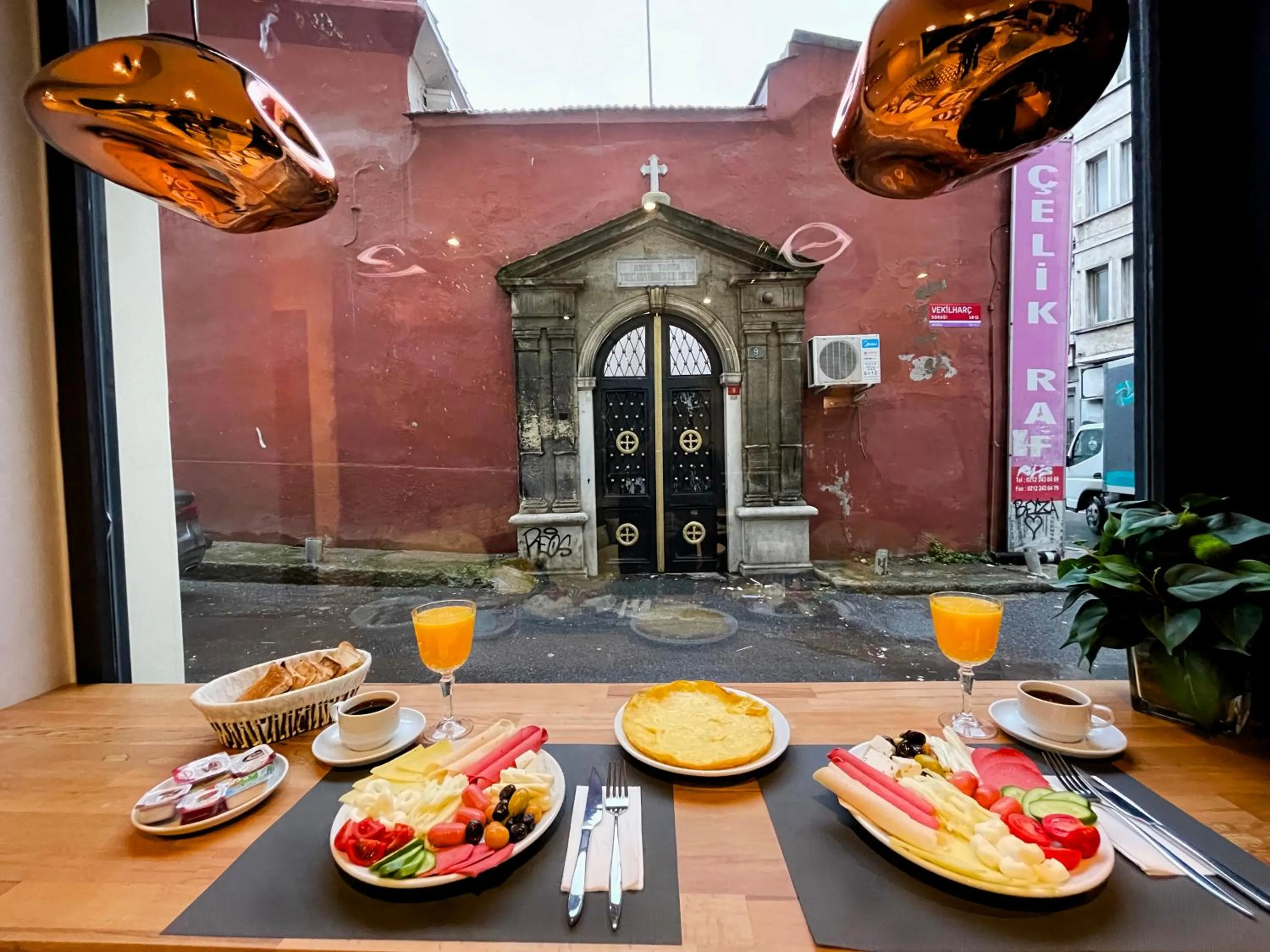 Continental breakfast in Weingart Istanbul