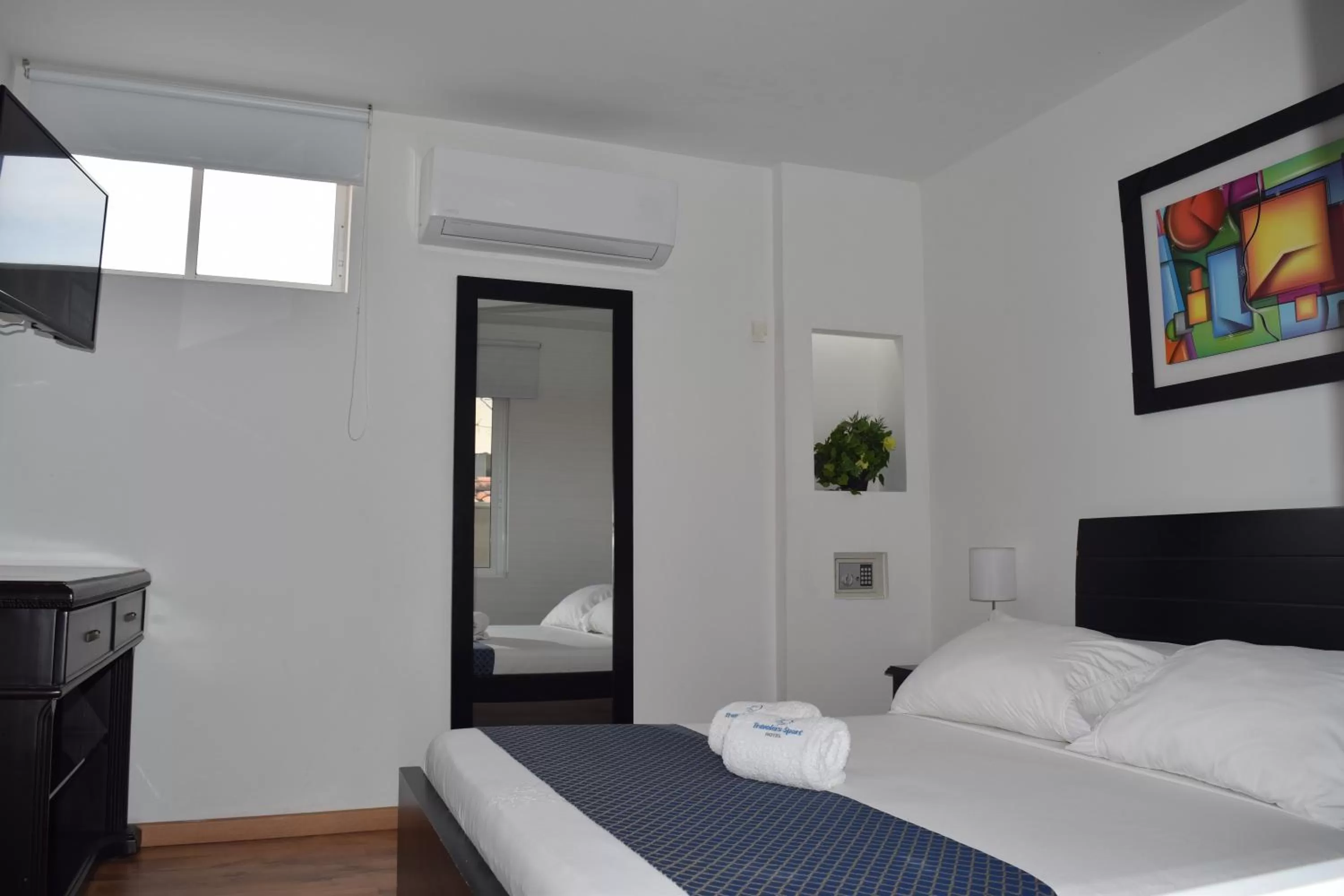 Bed in Hotel Travelers Sport