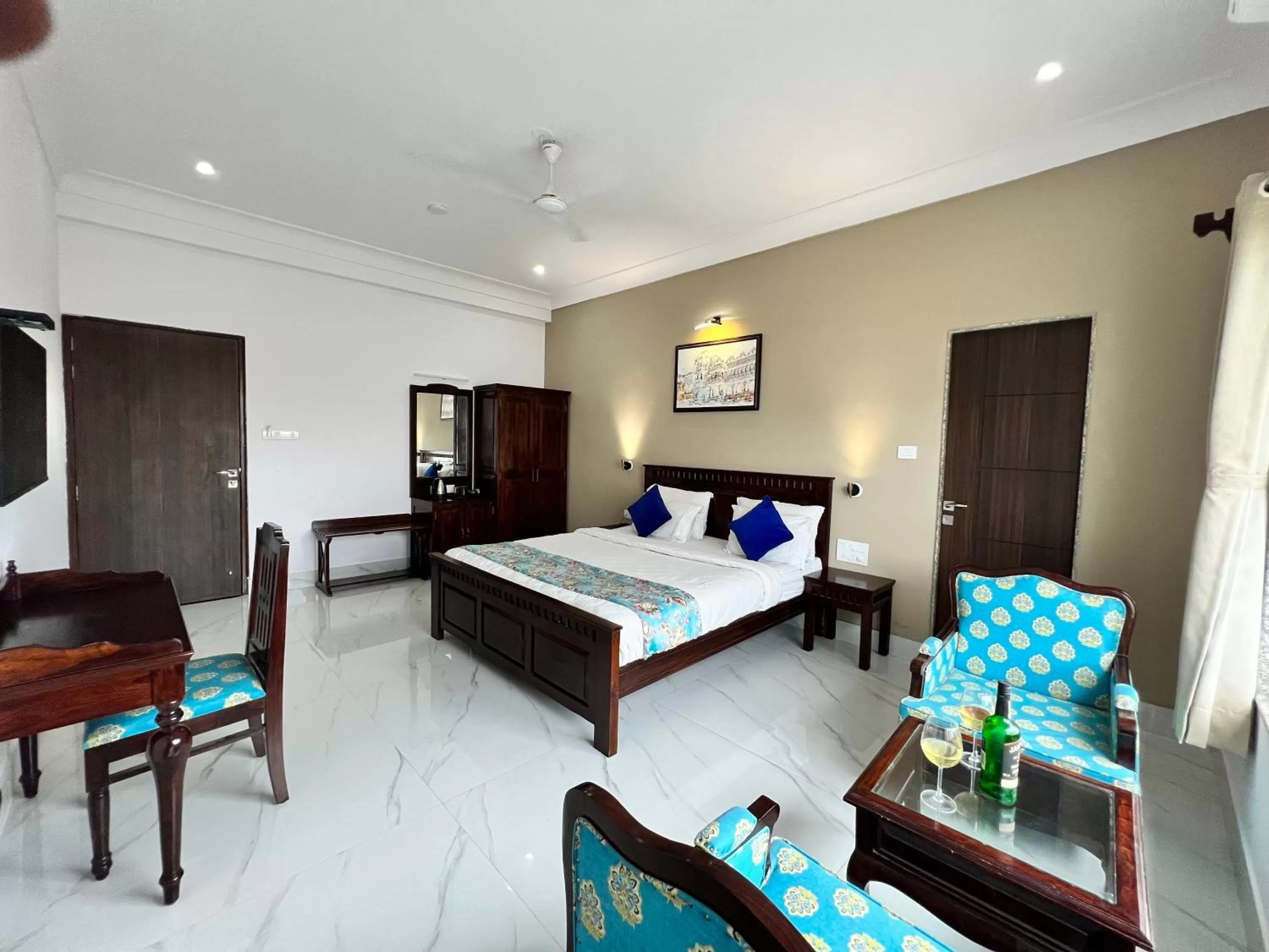 Bed in Revaas Lake View Boutique Stay