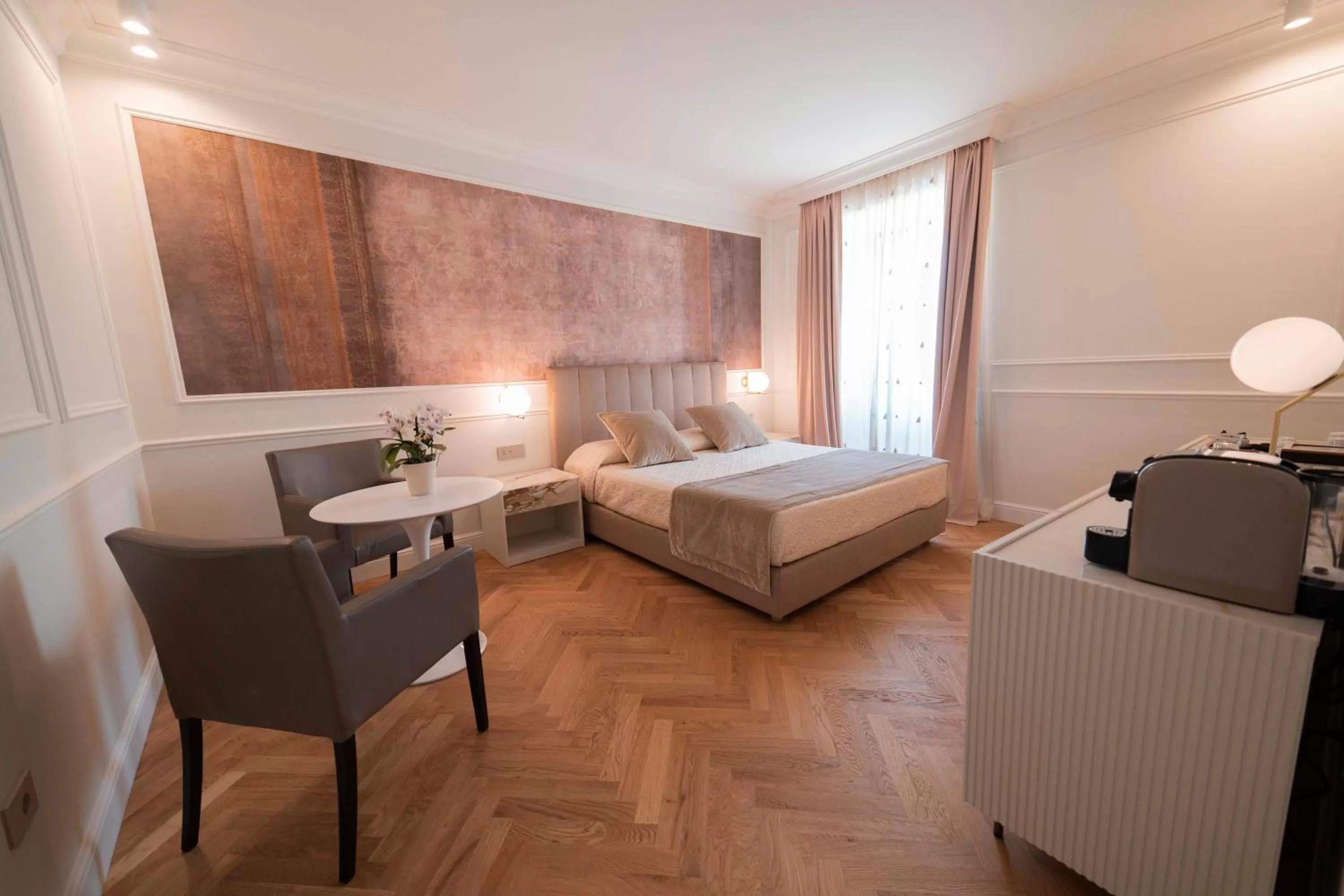 Photo of the whole room, Bed in Palazzo Franceschini