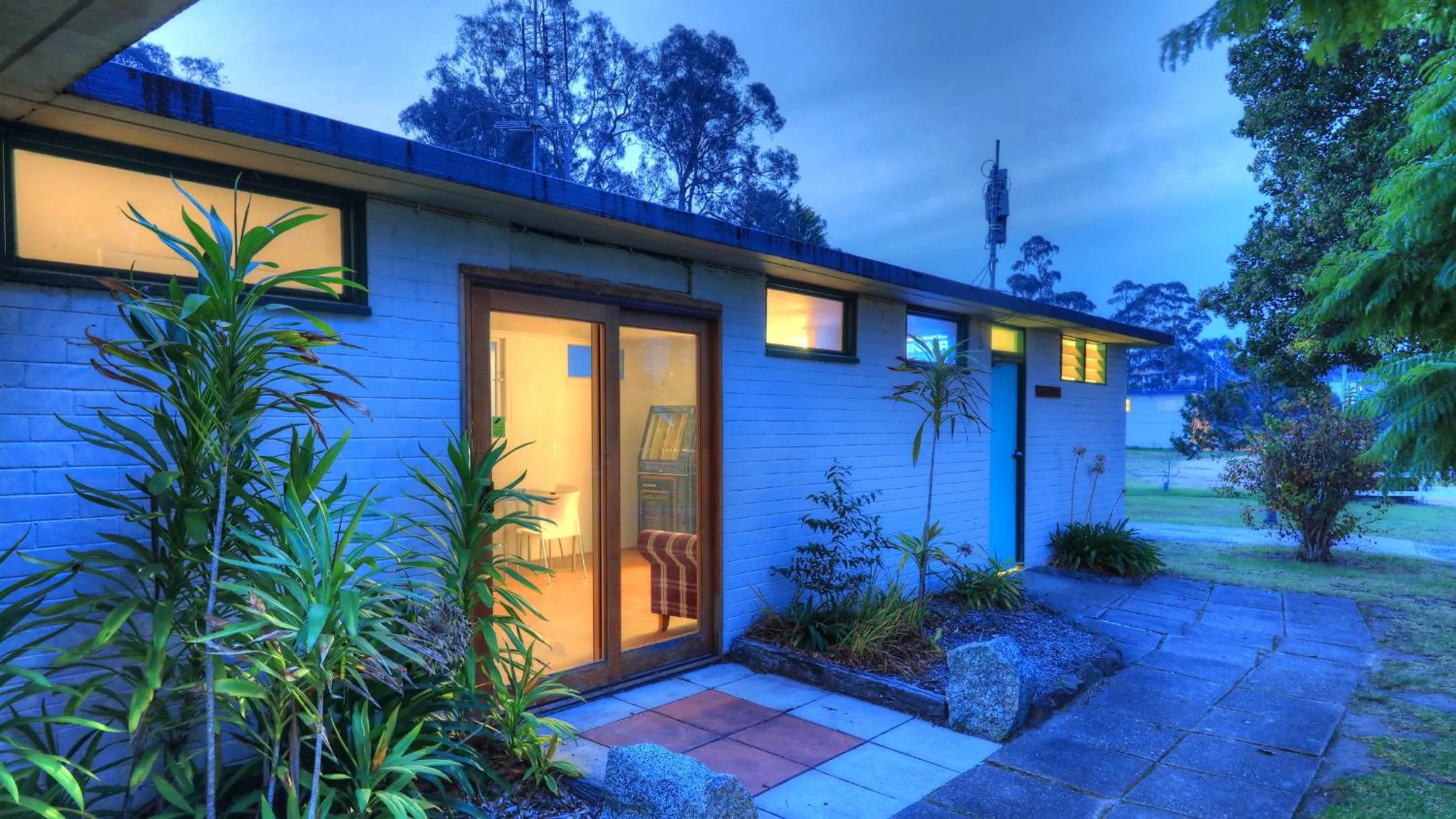 Communal lounge/ TV room in Eden Gateway Holiday Park