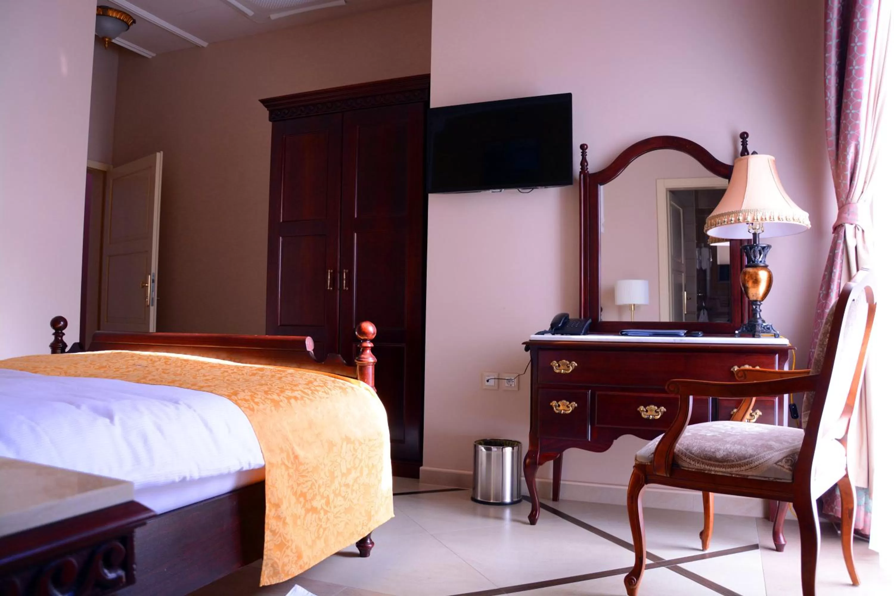 Arbia Dorka Heritage Palace