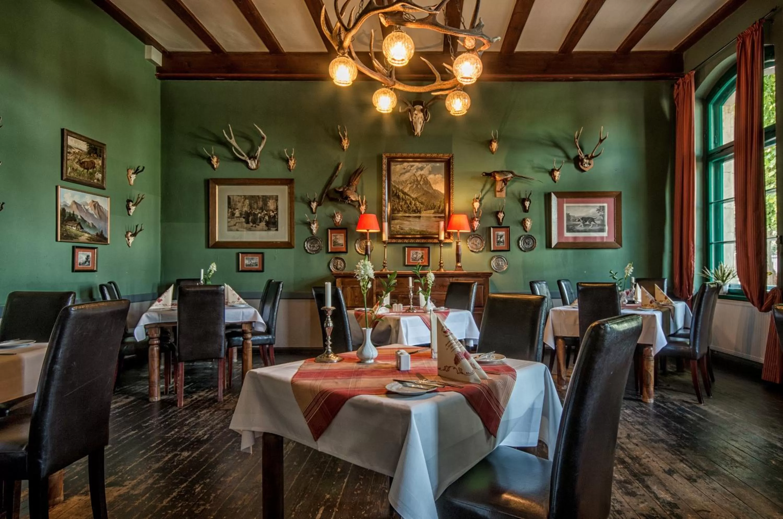 Restaurant/places to eat in Hotel zur Henne