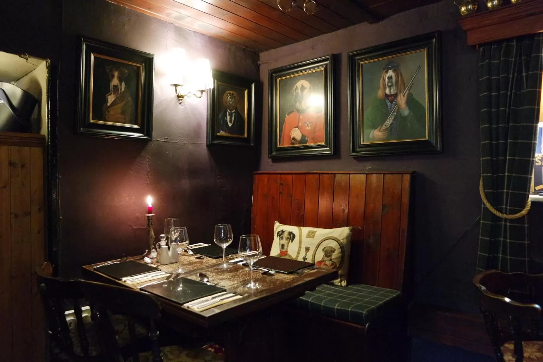 Restaurant/places to eat in The Lamb Inn