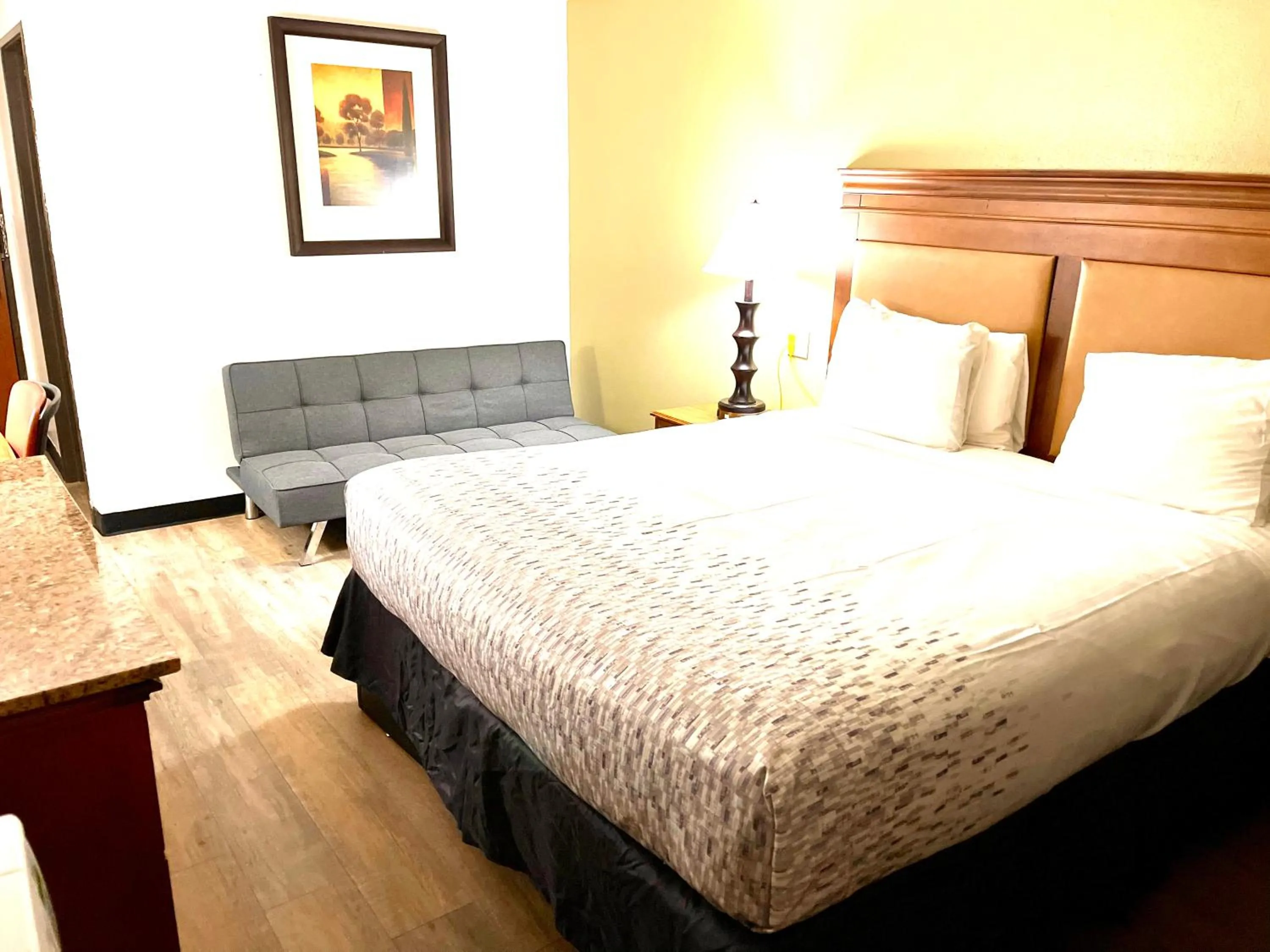 Bed in Baymont by Wyndham Hutchinson