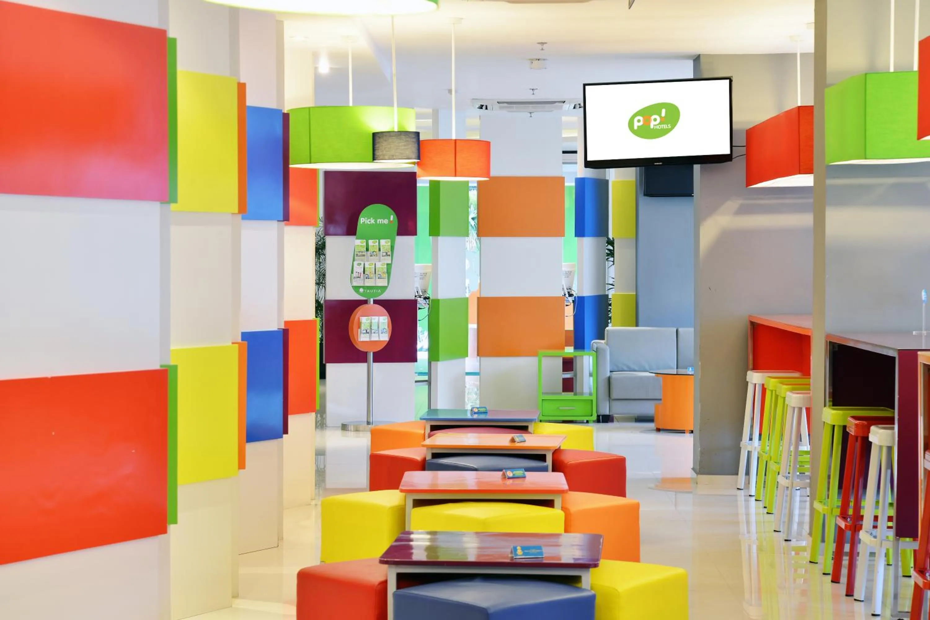 Lobby or reception in POP! Hotel Tanjung Karang