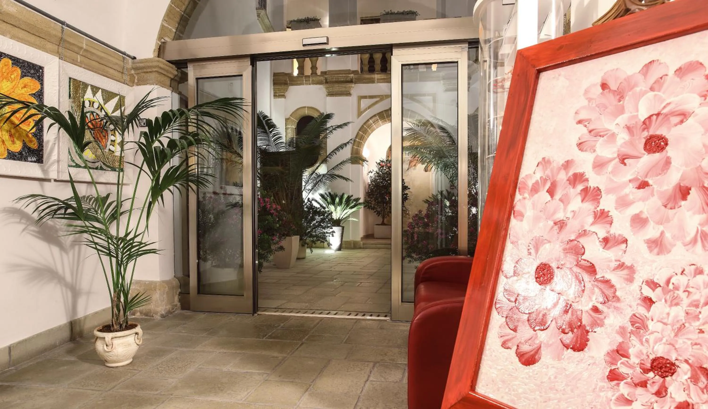 Facade/entrance in Al Pescatore Hotel & Restaurant